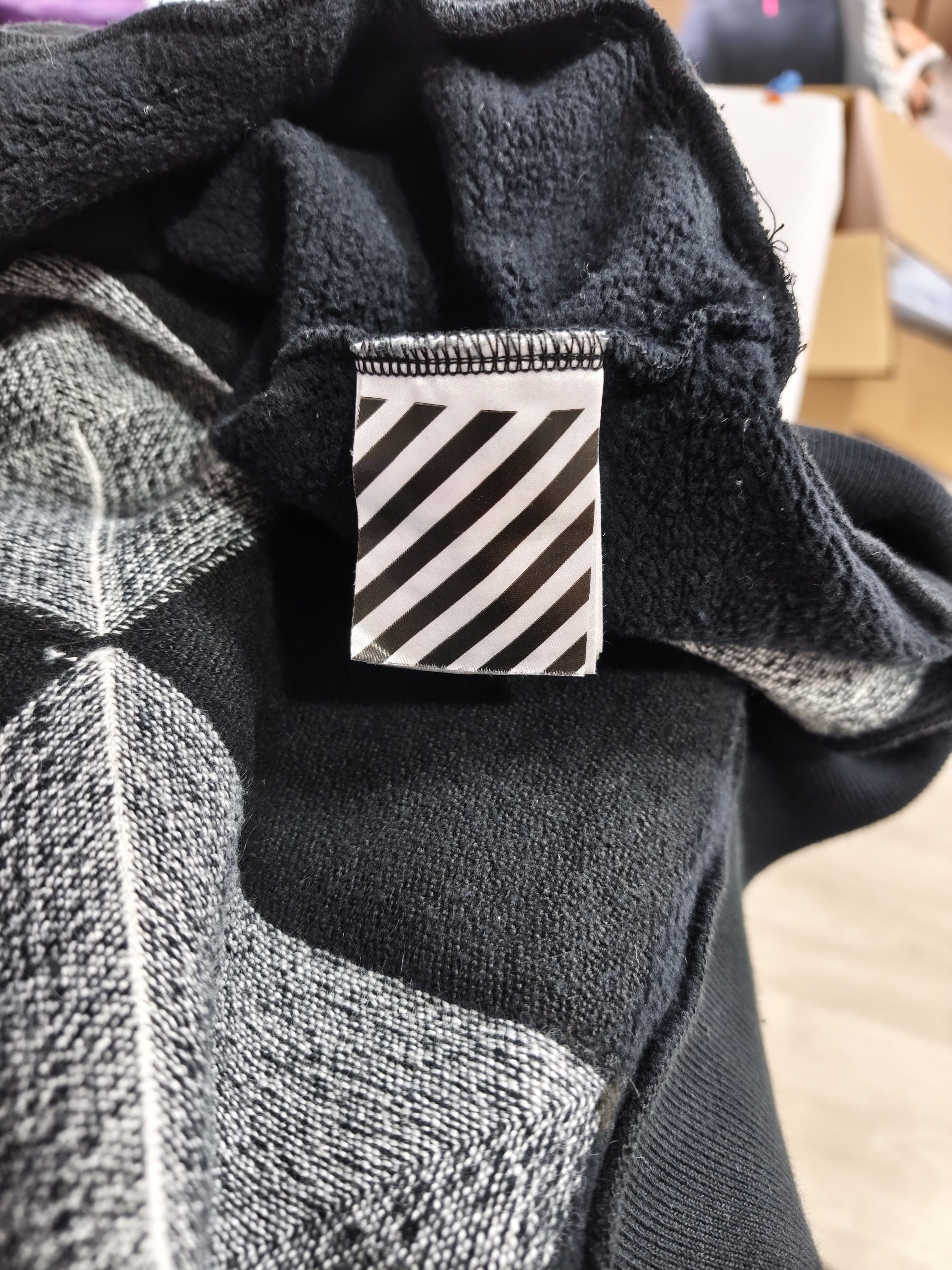 Off-White Off-White "Checked Arrow" Size US M / EU 48-50 / 2 - 6 Thumbnail