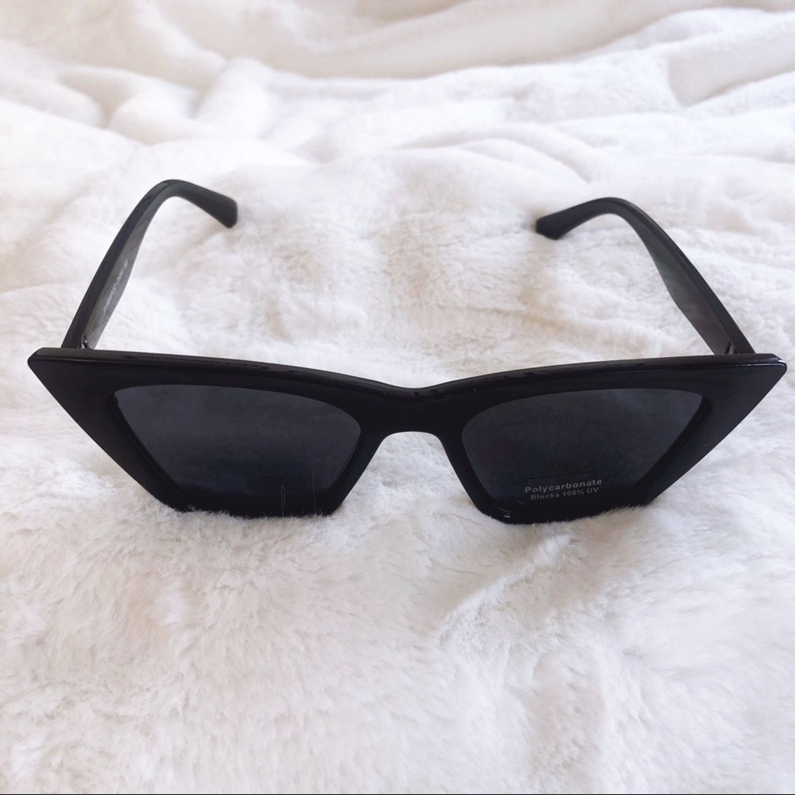 Other Kendra Black Full Rim Pointed Fashion Sunglasses Size ONE SIZE - 5 Thumbnail
