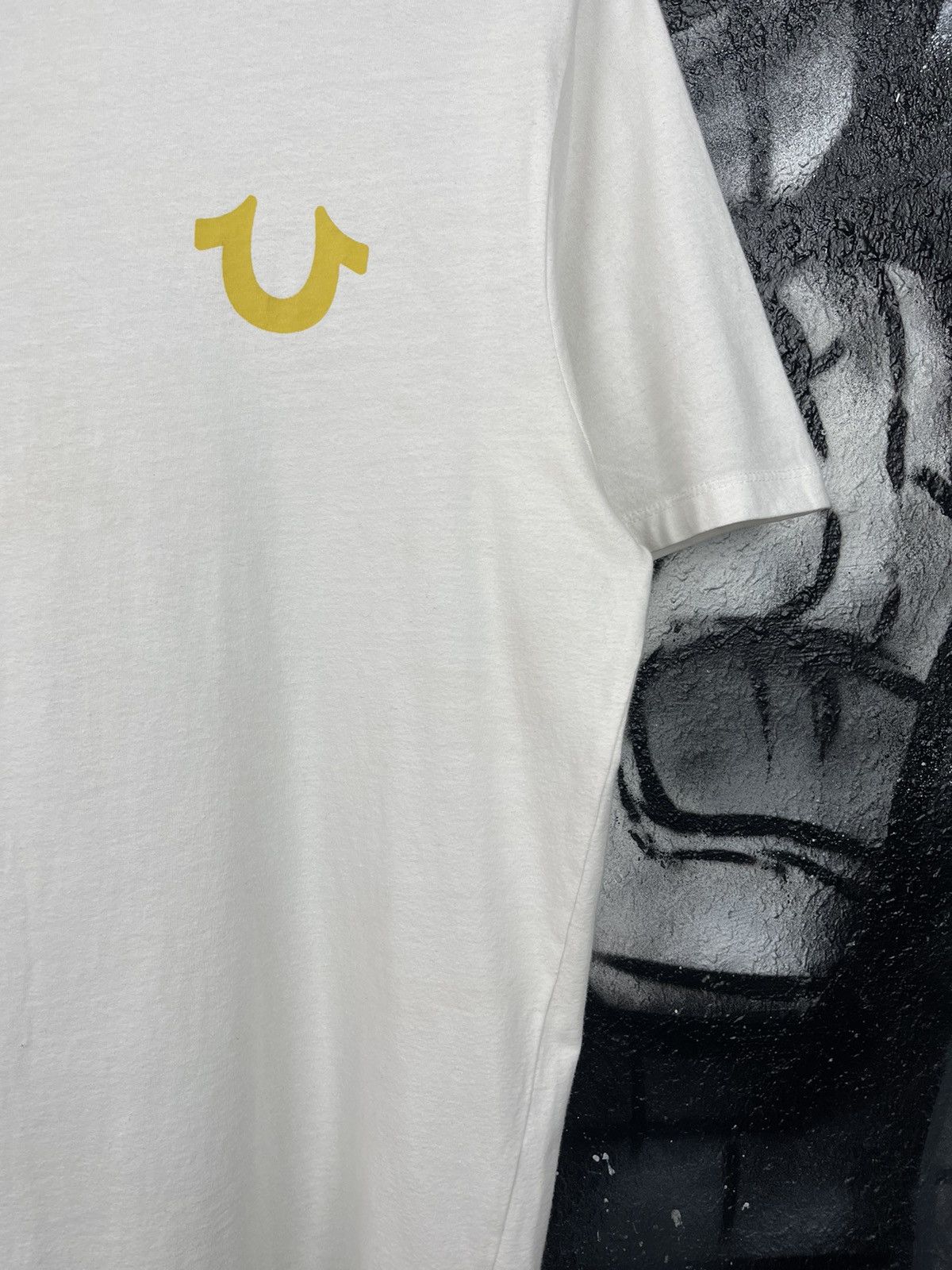 True Religion True Religion Y2K Back Logo White T-Shirt Mens Size Large Size US L / EU 52-54 / 3 - 7 Thumbnail