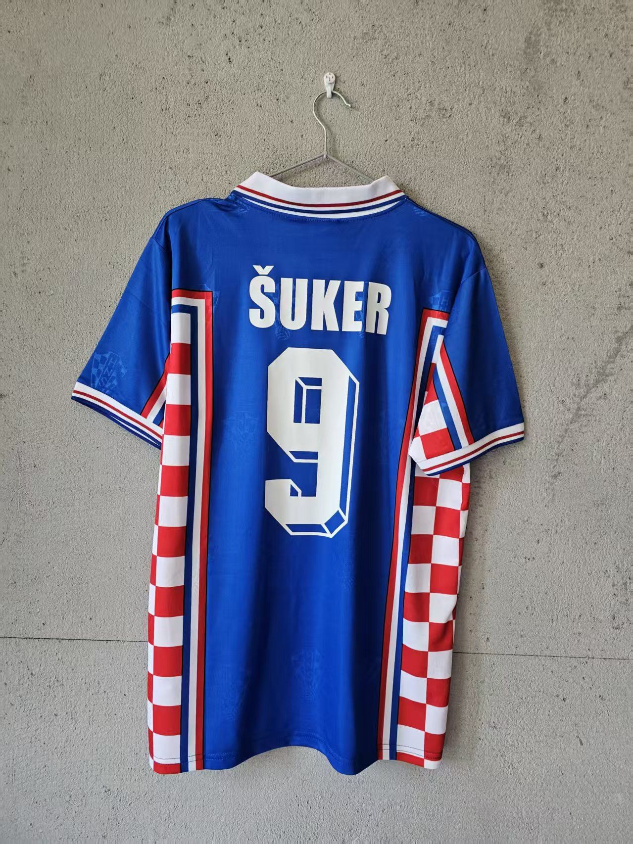 Other 1998 Croatia #9 Davor Šuker Jersey Size US S / EU 44-46 / 1 - 1 Thumbnail