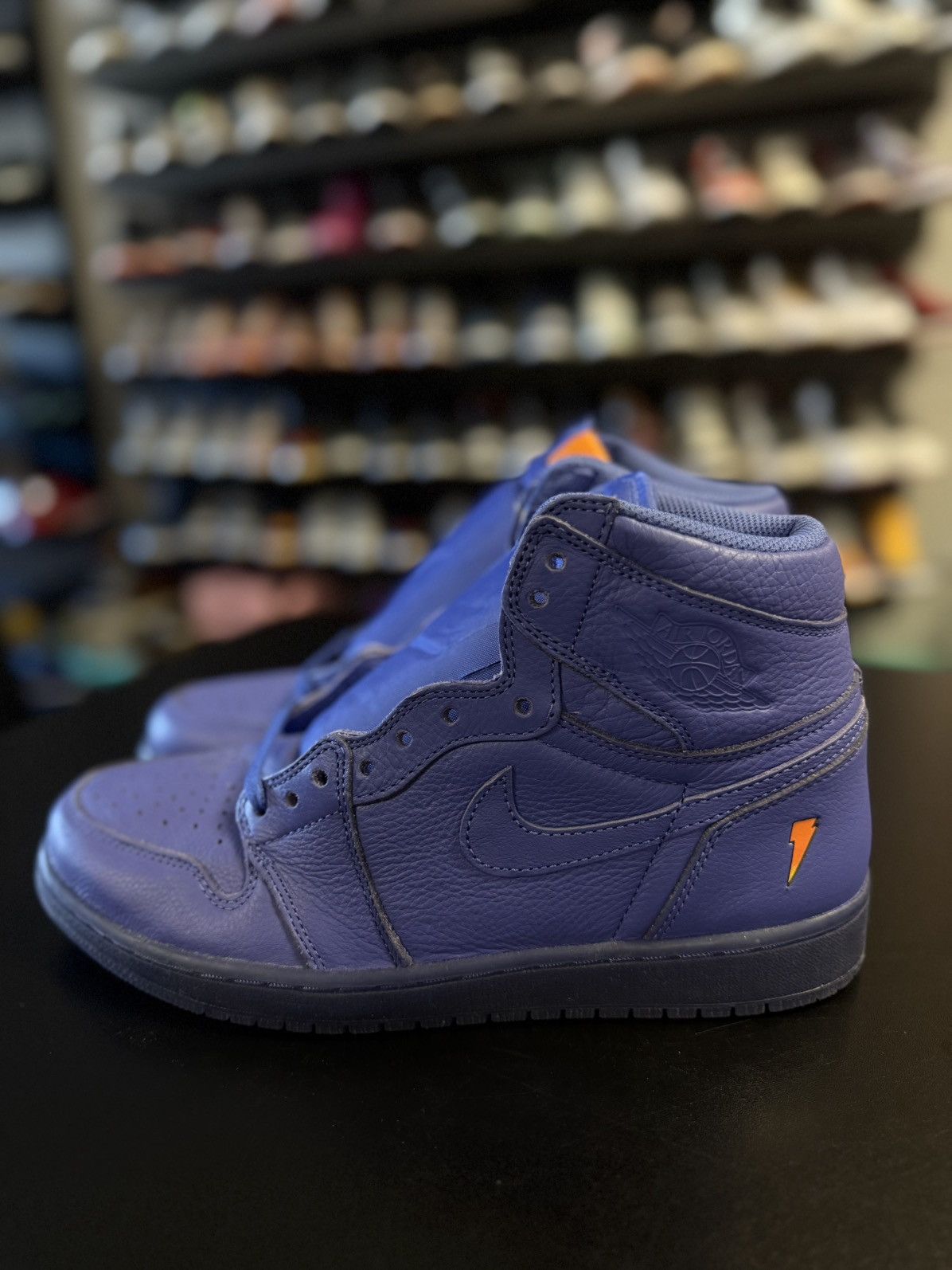 Jordan Brand × Nike Size 9.5 - Jordan 1 Retro High OG G8RD Gatorade 2017 Size US 9.5 / EU 42-43 - 6 Thumbnail