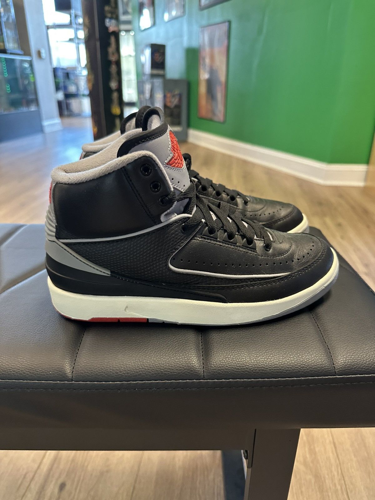 Nike Jordan 2 Retro Size US 6.5 / EU 39-40 - 1 Thumbnail