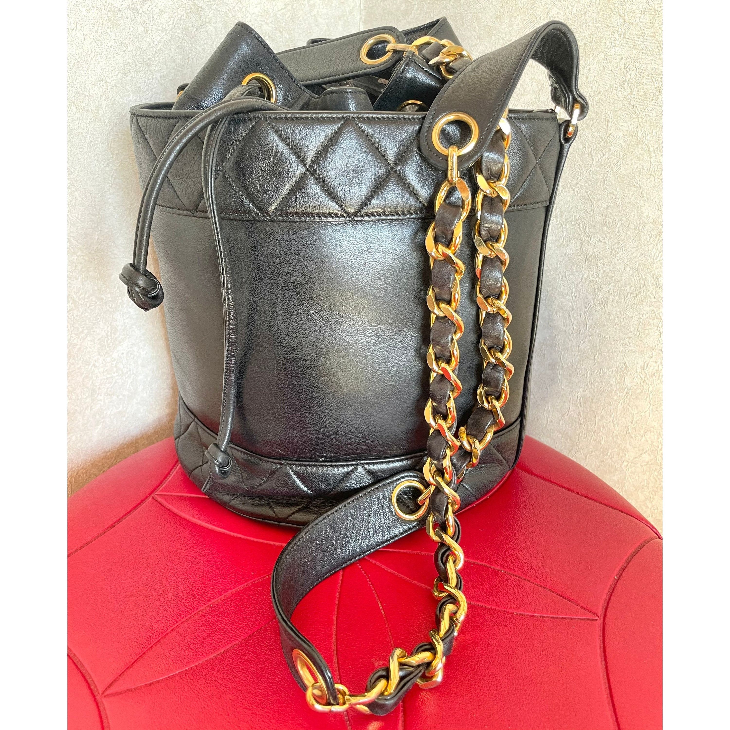 Chanel Vintage CHANEL black lambskin bucket hobo drum shoulder bag Size ONE SIZE - 2 Thumbnail