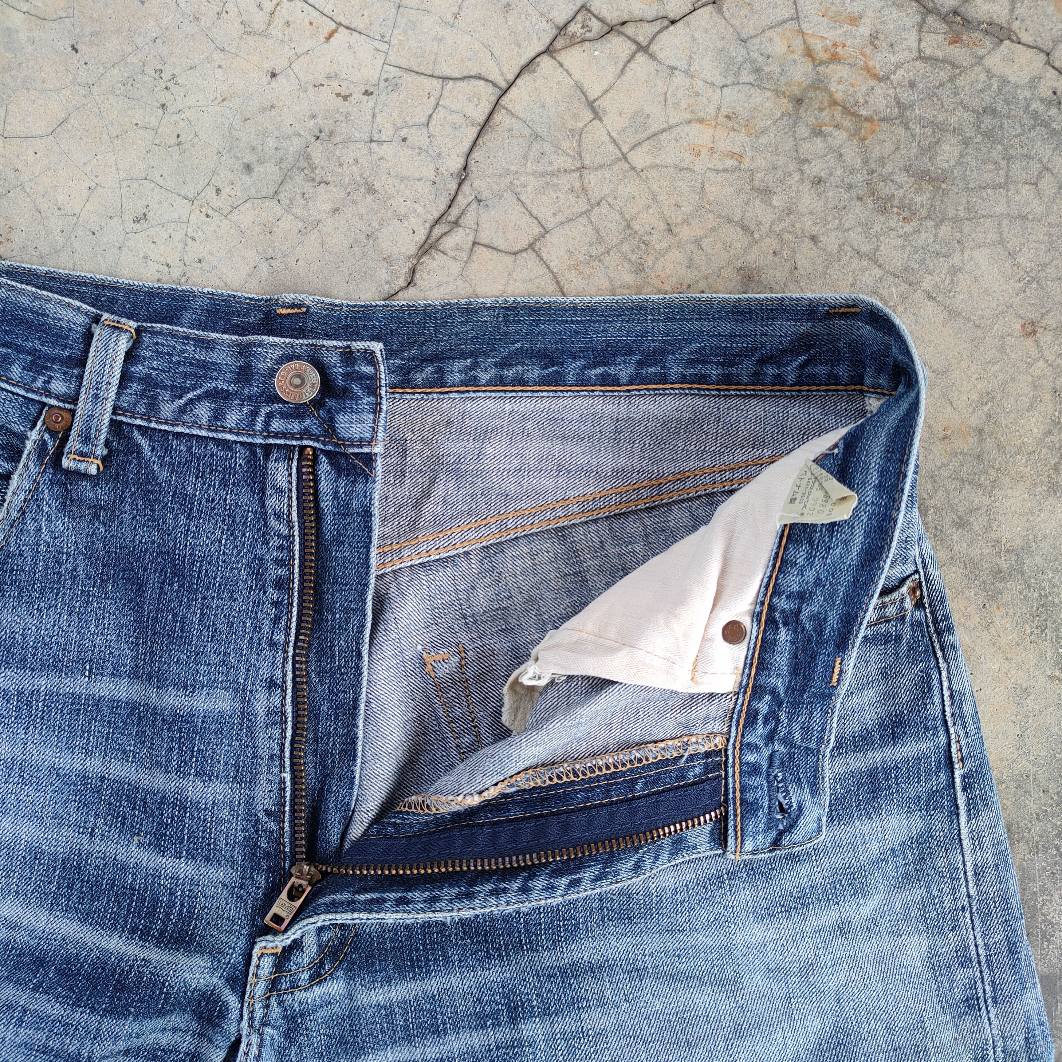 Levi's Vintage Clothing VINTAGE LEVI'S 510 FADED DISTRESSED JEANS DENIM PANTS Size US 36 / EU 52 - 9 Thumbnail