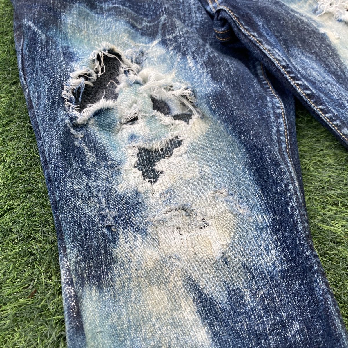 If Six Was Nine LE GRANDE BLEU (L.G.B) RIPPED JEANS Size US 32 / EU 48 - 7 Thumbnail