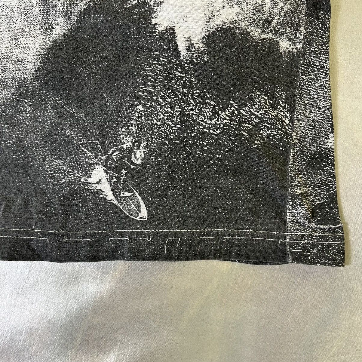 Vintage Vintage Surf Skateboards Over Print Graphic Tee Size US XL / EU 56 / 4 - 8 Thumbnail