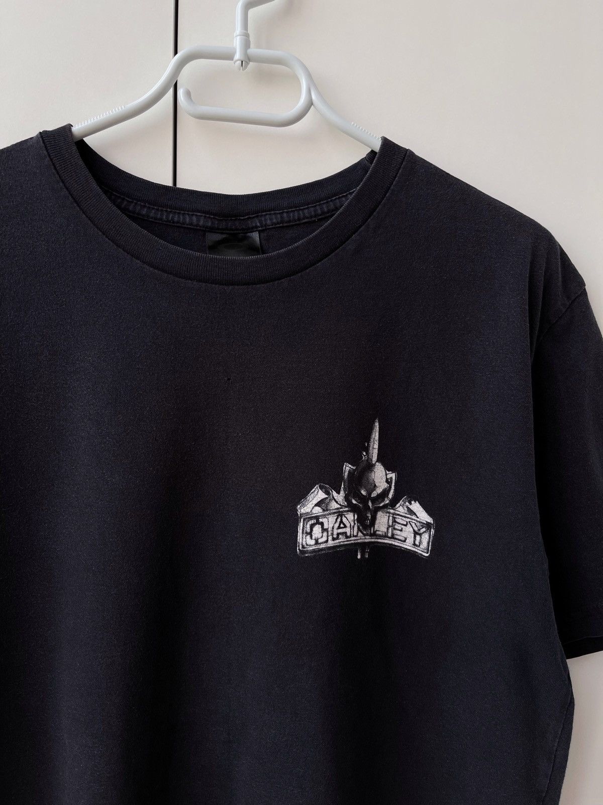 Oakley × Vintage Vintage Y2K Oakley Standard Issue Tee Skull Size US M / EU 48-50 / 2 - 2 Thumbnail