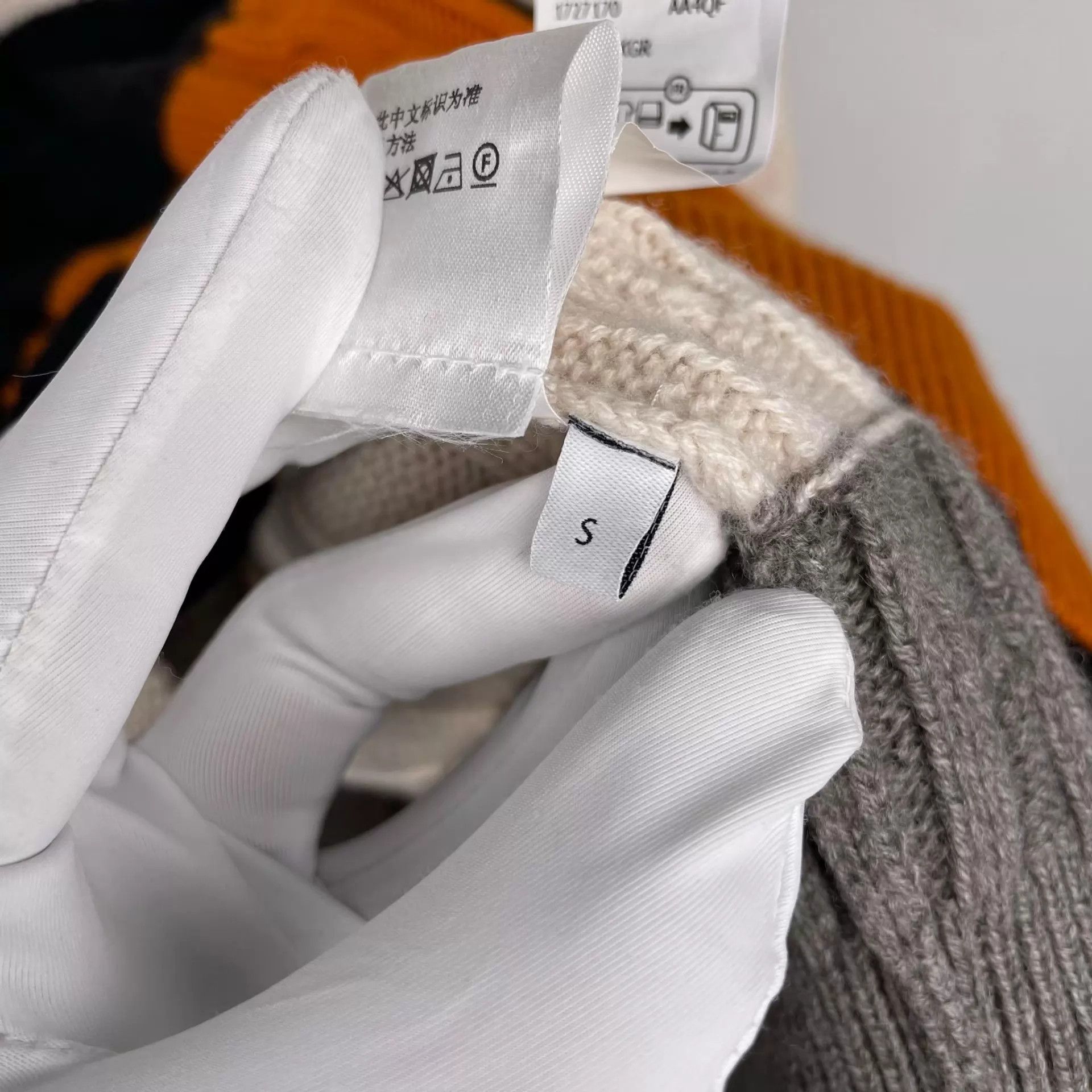 Loewe LOEWE White Sweater S 260418CM19C05 Size S / US 4 / IT 40 - 7 Thumbnail