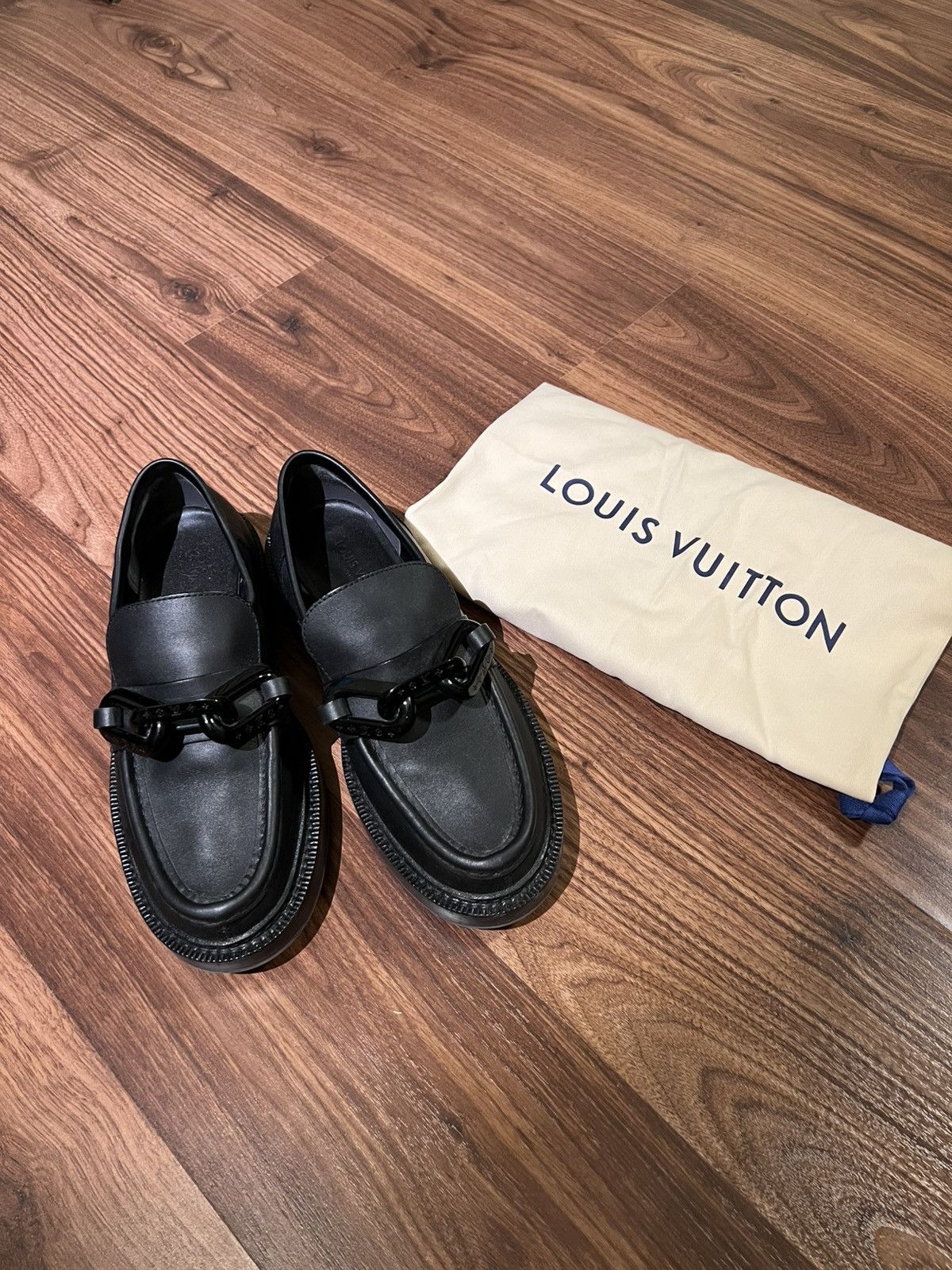 Louis Vuitton Louis Vuitton academy Chain Loafer Size US 6.5 / IT 36.5 - 1 Thumbnail