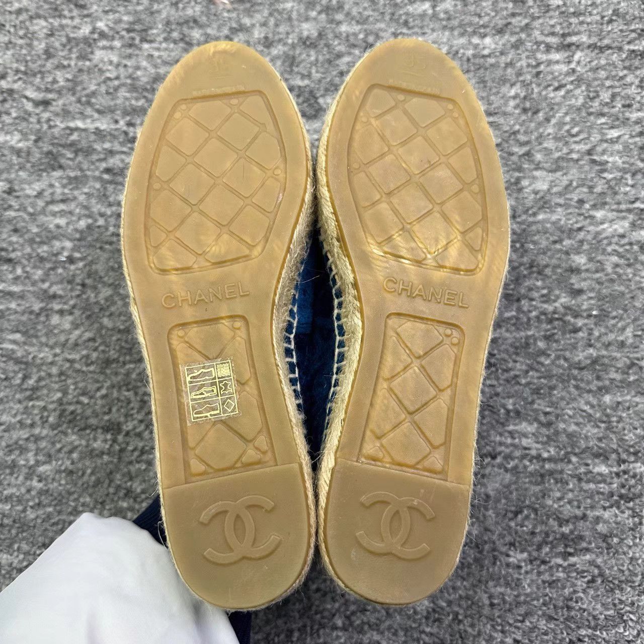 Chanel Chanel Dark Camellia Blue-Black Suede Espadrilles K12 Size US 5 / IT 35 - 4 Thumbnail