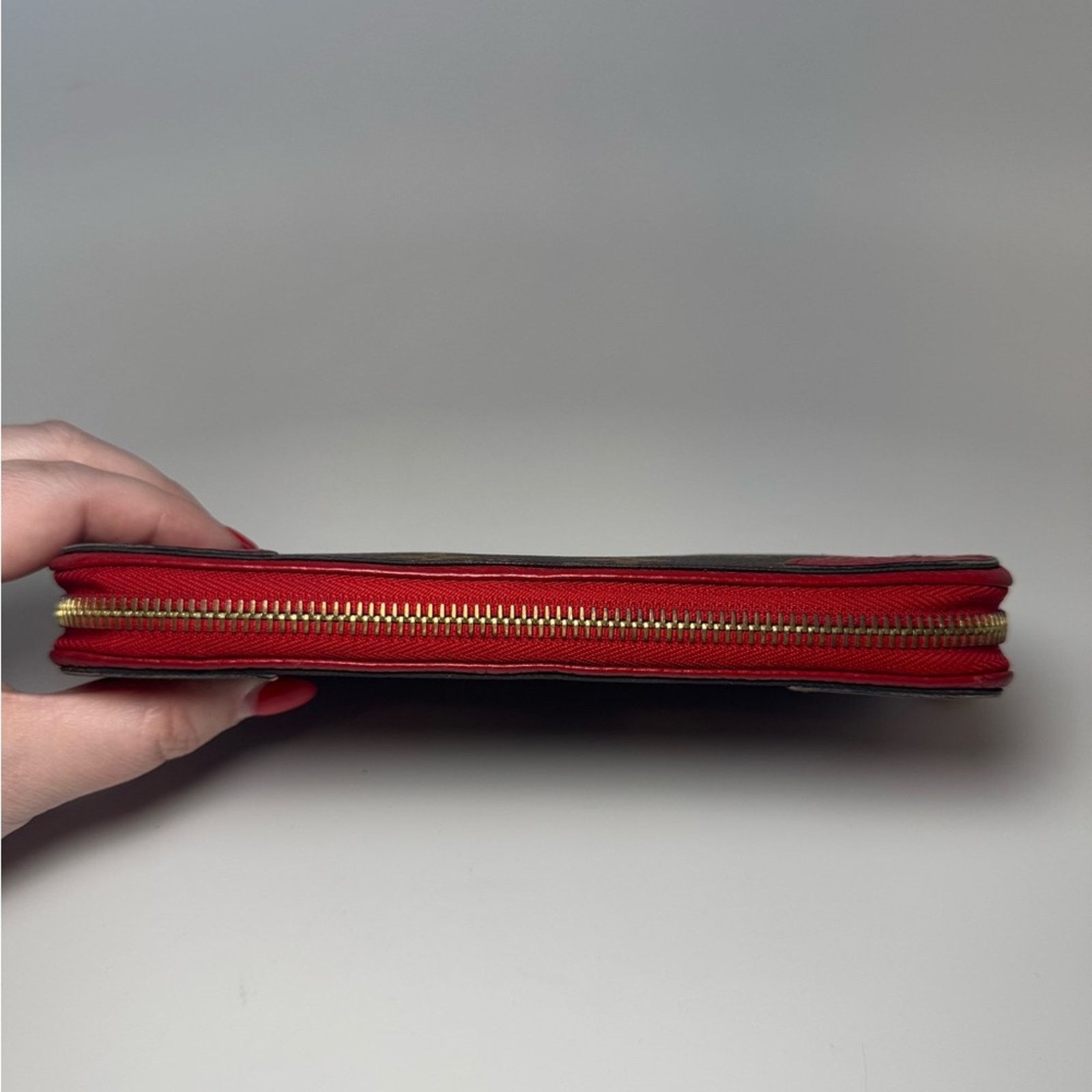 Louis Vuitton Louis Vuitton Retiro Zippy Wallet in Cerise Red Monogram Size ONE SIZE - 15 Thumbnail