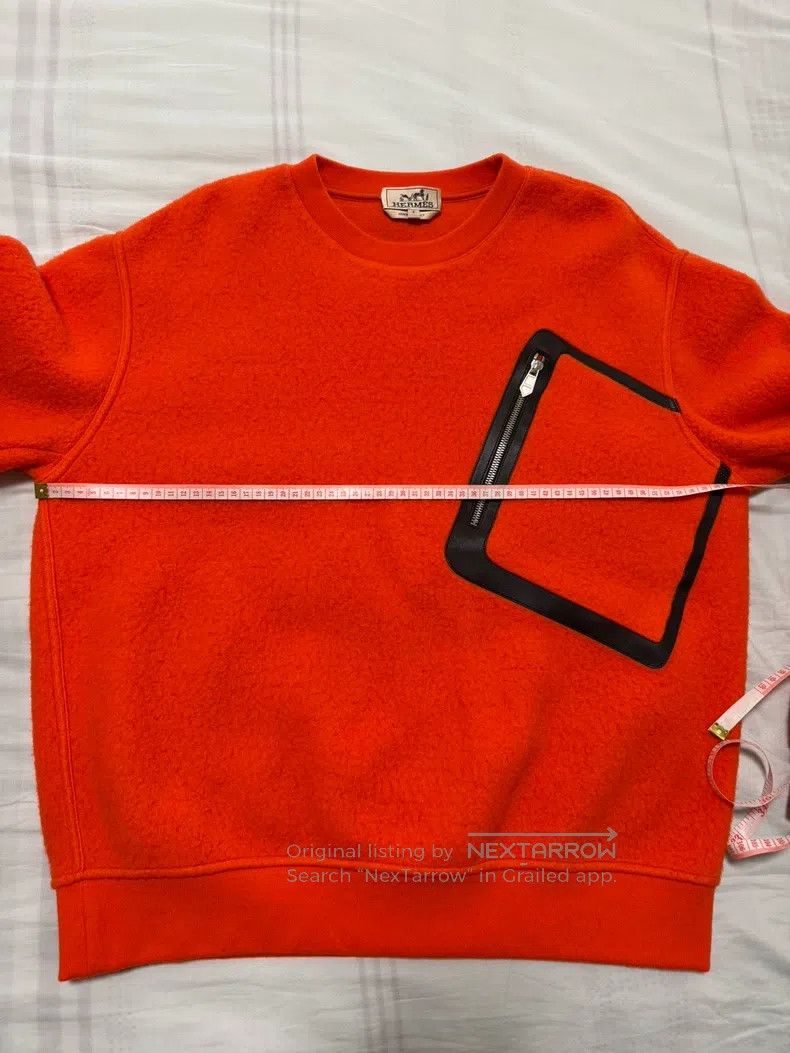 Hermes Hermes The hoodie is 37% cashmere and 63% wool. It's a men Size US S / EU 44-46 / 1 - 4 Thumbnail
