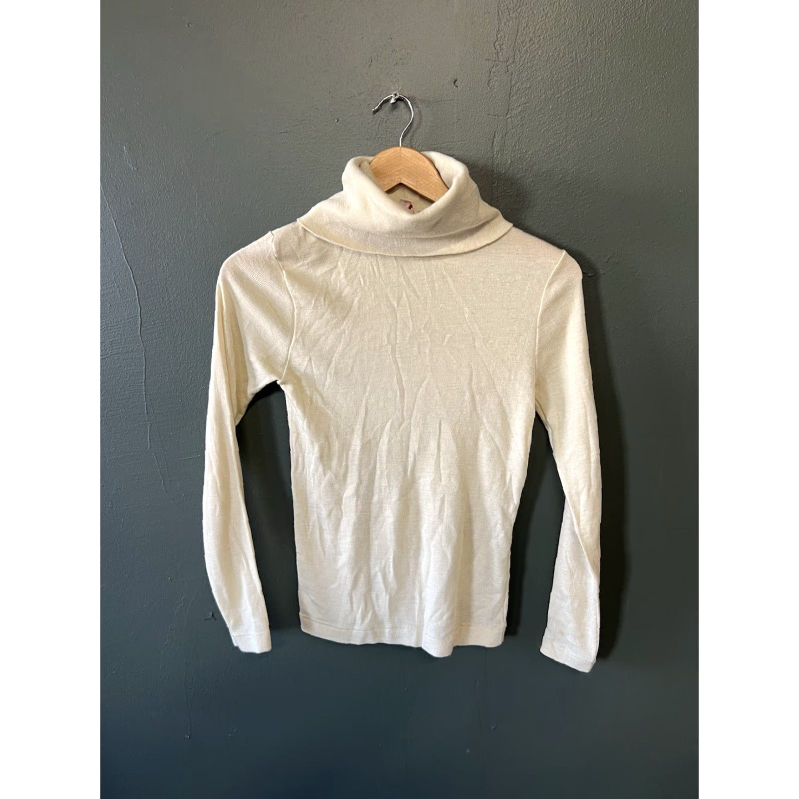 Vintage Radishes & Roses Womens White Long Sleeve Turtleneck Size Medium Size M / US 6-8 / IT 42-44 - 2 Thumbnail