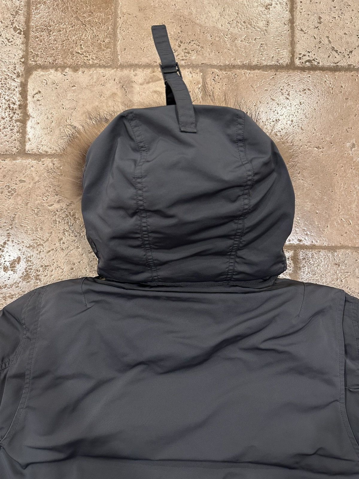 Burberry Burberry Brit Grey Nova Raccoon Fur Hood Down Coat Jacket Size US L / EU 52-54 / 3 - 14 Thumbnail