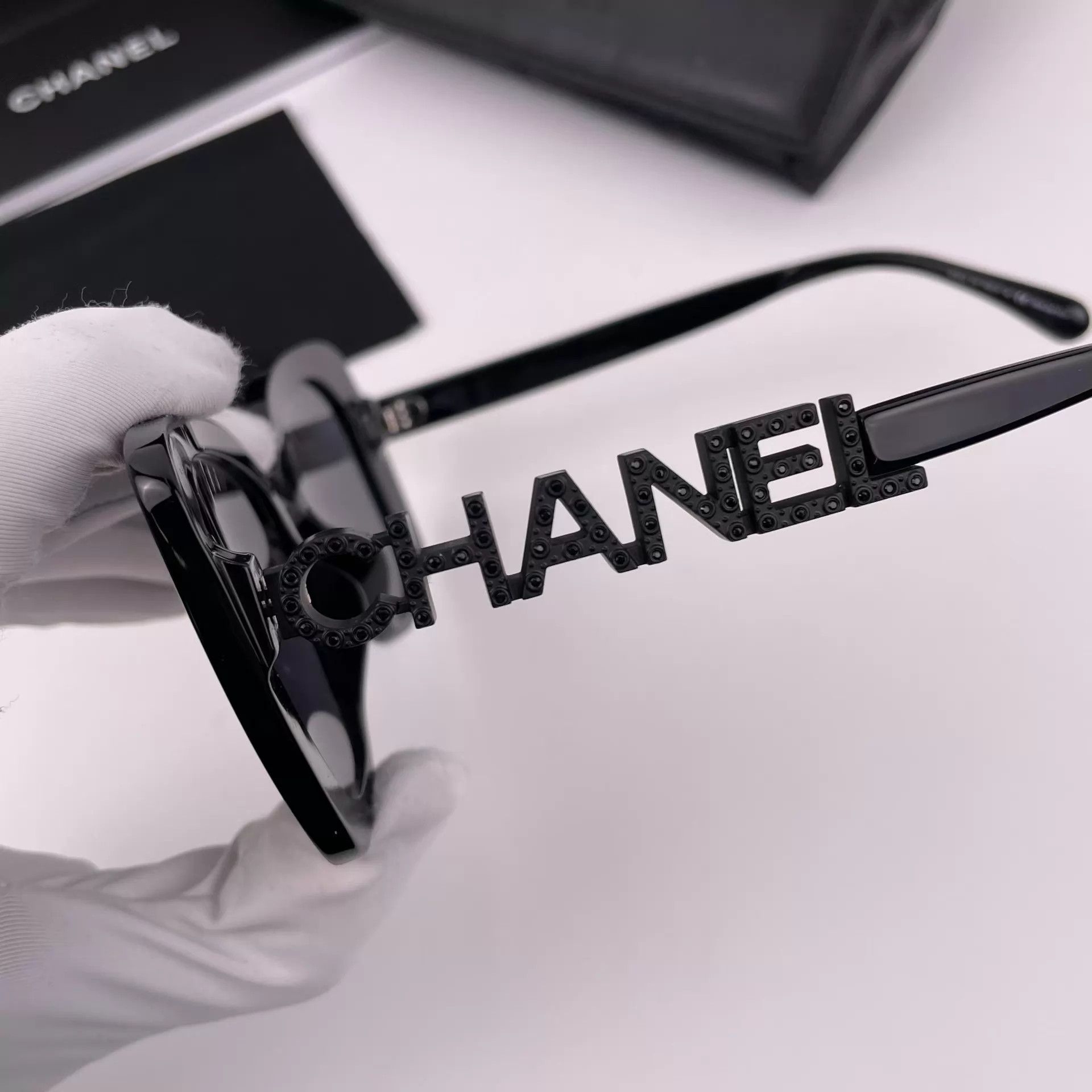 Chanel Chanel Black Resin Sunglasses Size ONE SIZE - 3 Thumbnail