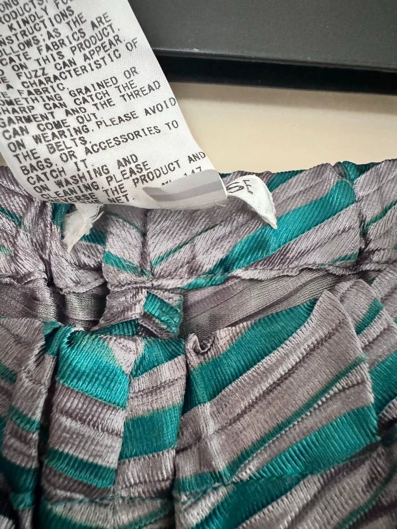 Issey Miyake Issey Miyake size:5 Blue gradient culottes Size 42" / US 20 - 6 Thumbnail