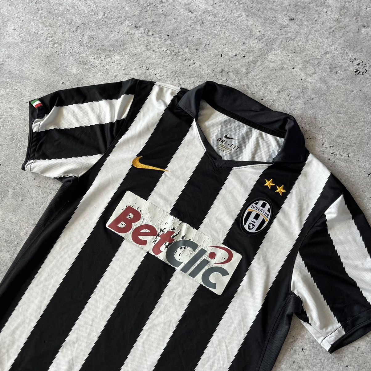 Nike Juventus Nike home jersey M 2010-2011 retro Size US M / EU 48-50 / 2 - 3 Thumbnail