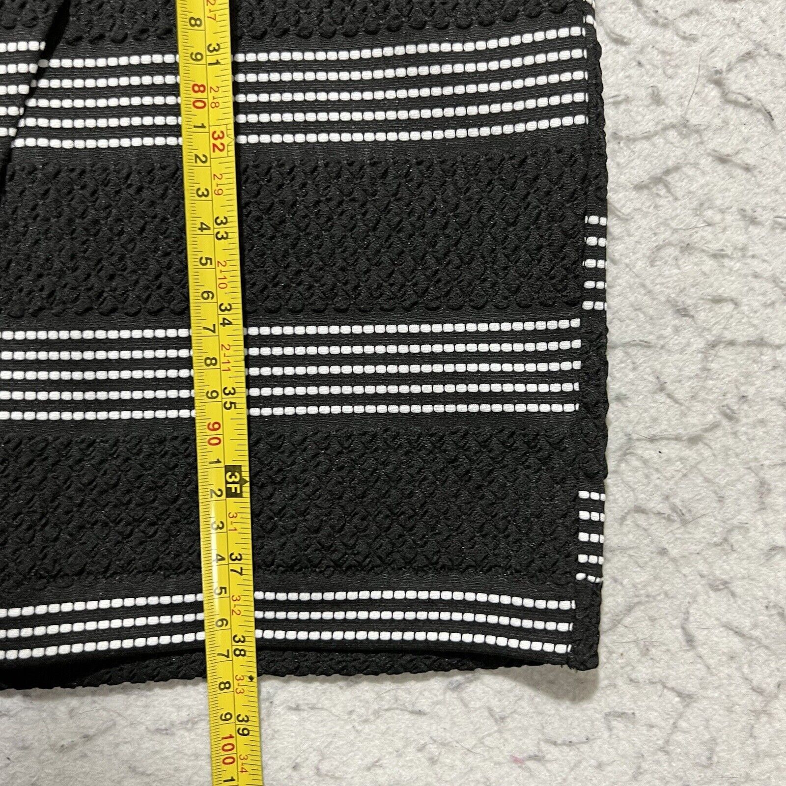 Chicos Chico's Black & White 3/4 Sleeve Shift Wrap Dress Size M / US 6-8 / IT 42-44 - 9 Thumbnail