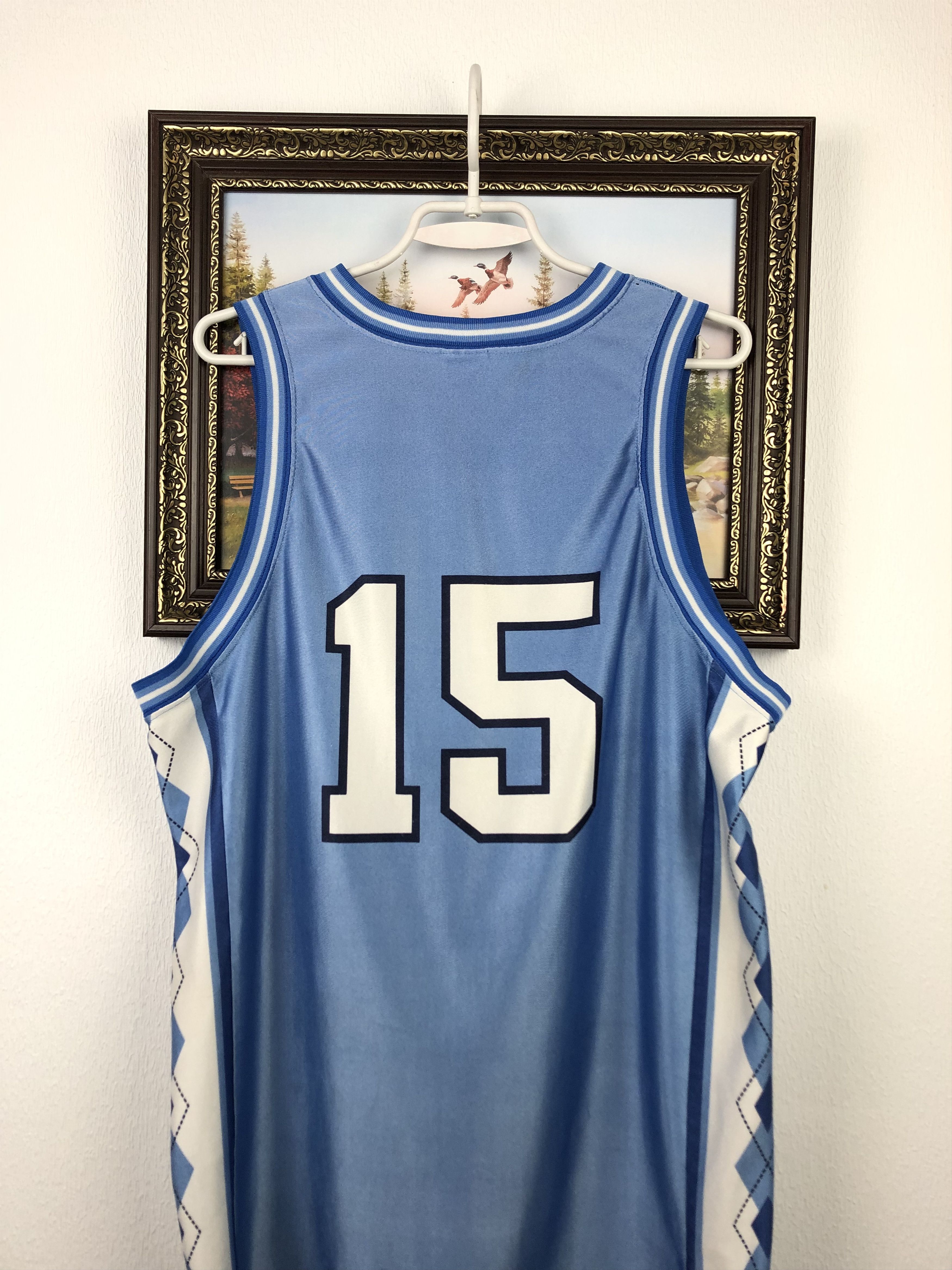NBA Vintage 90's Nike North Carolina #15 Basketball Jersey NCAA Size US M / EU 48-50 / 2 - 13 Thumbnail