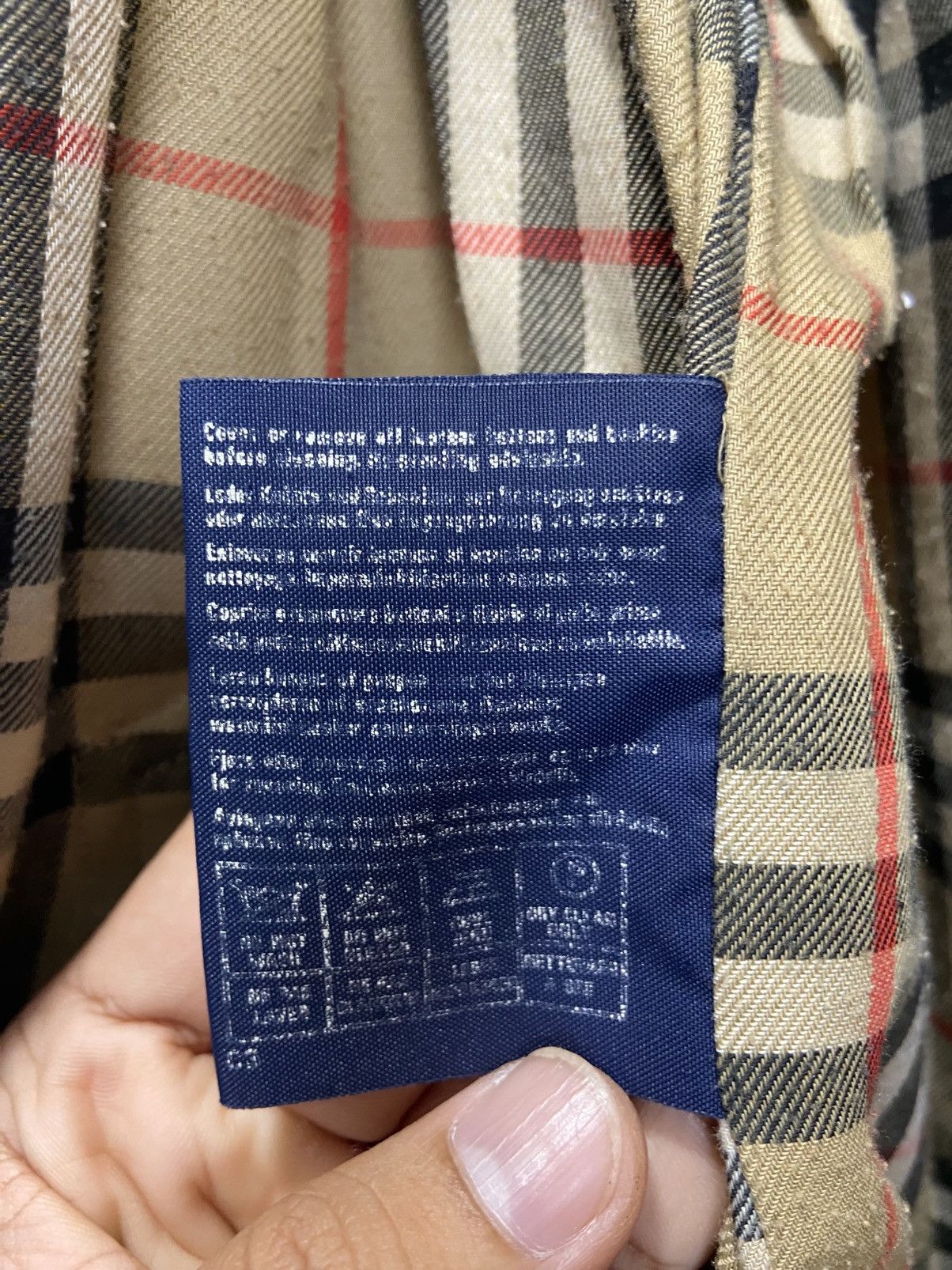 Burberry Vintage Burberrys nova check Trench coat made in England Size US M / EU 48-50 / 2 - 11 Thumbnail