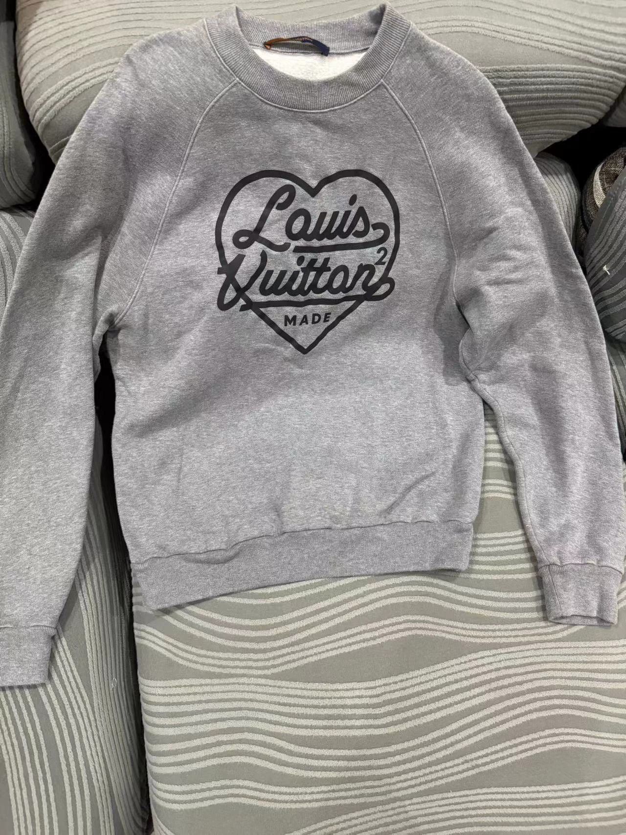 Louis Vuitton LV Sweatshirts Size S Size S / US 4 / IT 40 - 1 Thumbnail