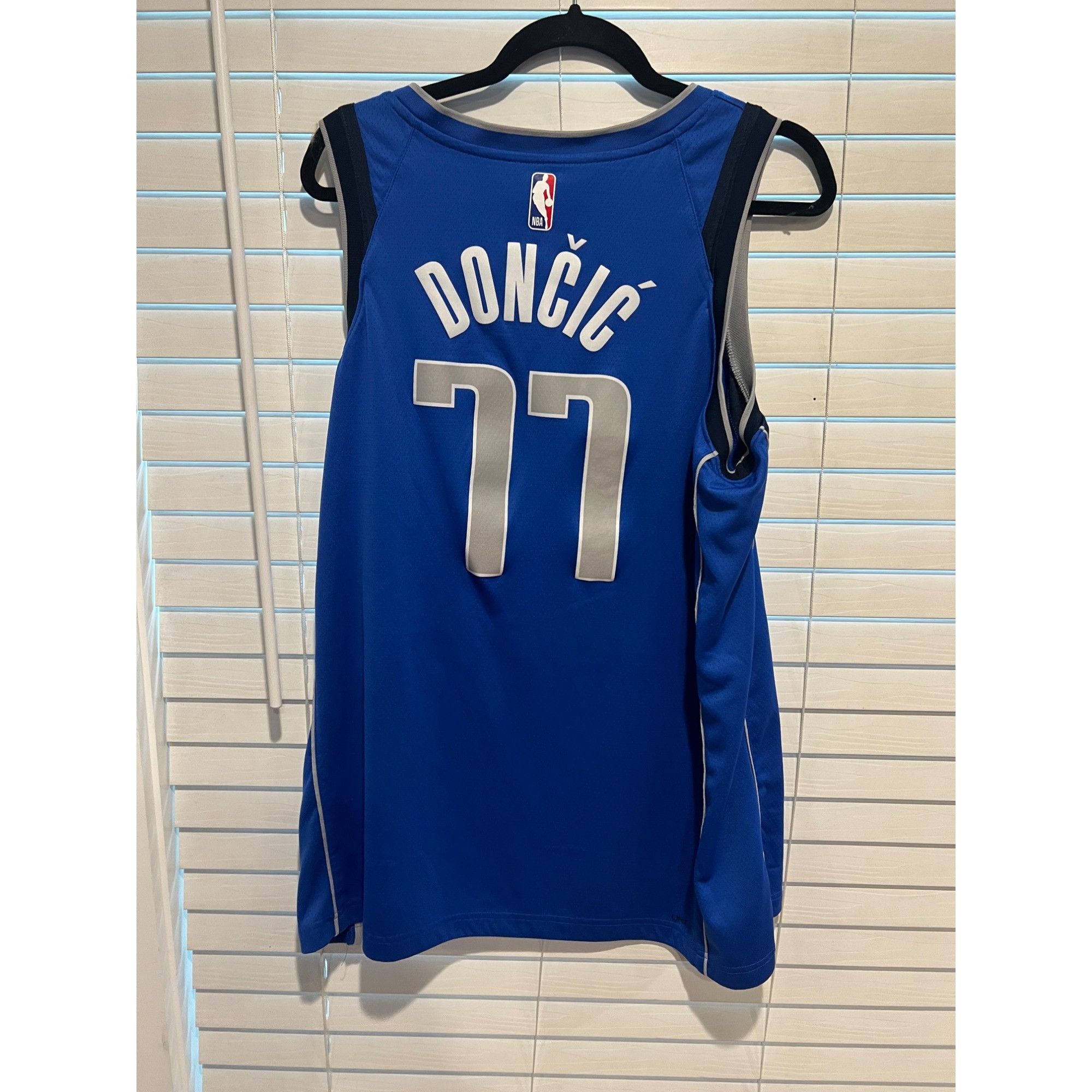 Nike Nike NBA Dallas Mavericks Luka Doncic Icon Edition Swingman Size US L / EU 52-54 / 3 - 5 Thumbnail