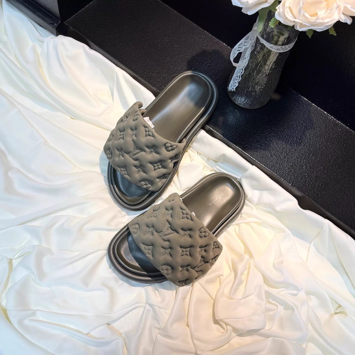 Louis Vuitton LV Dark Green Print Velcro Mules Women's 36 99 New Size US 5.5 / IT 35.5 - 1 Thumbnail
