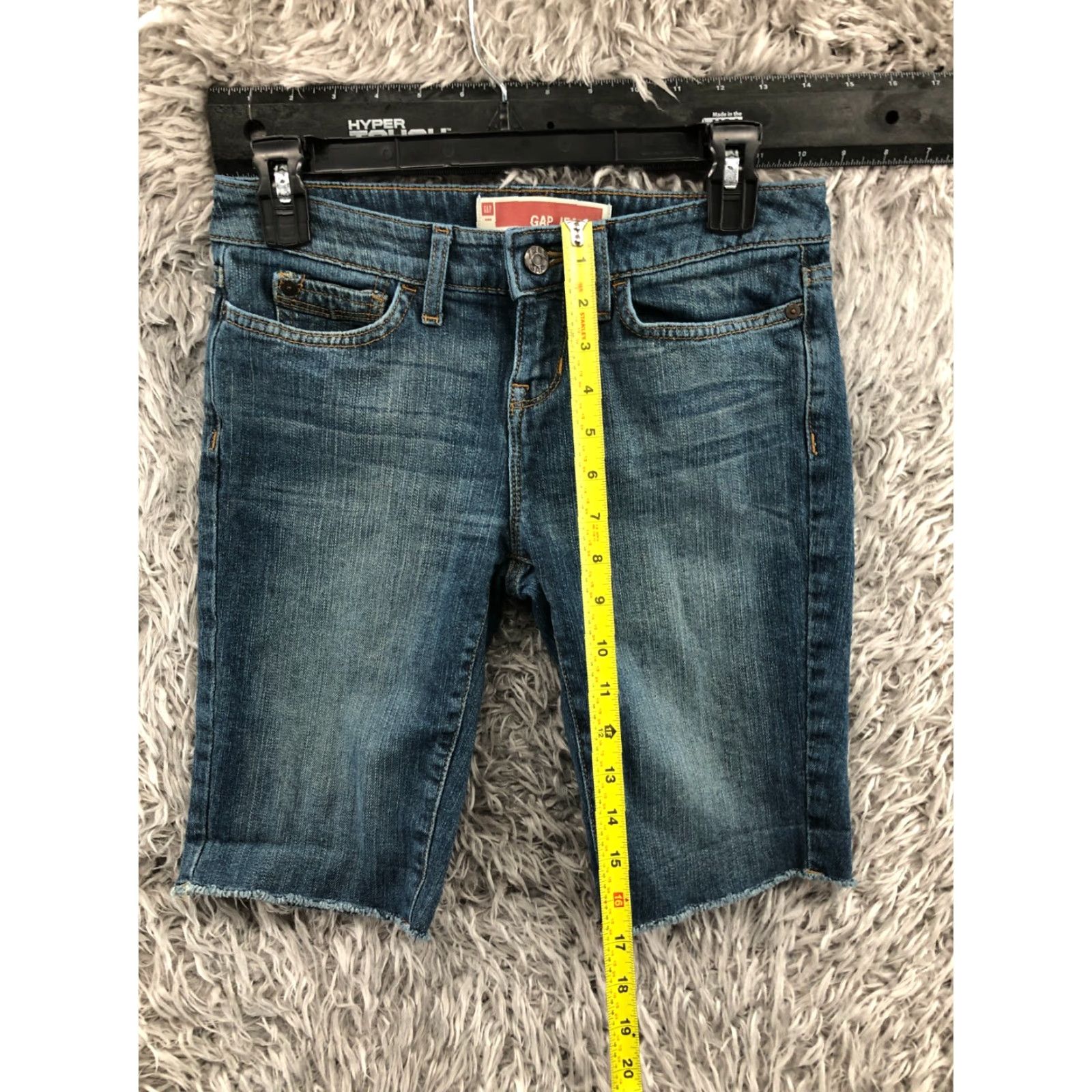 Gap Gap Bermuda Shorts Womens Size 1 Mid Rise Medium Wash Blue Beach Walking Casual 5-Pocket Denim Cotton Modern Womens Size 25" / US 0 / IT 36 - 3 Thumbnail