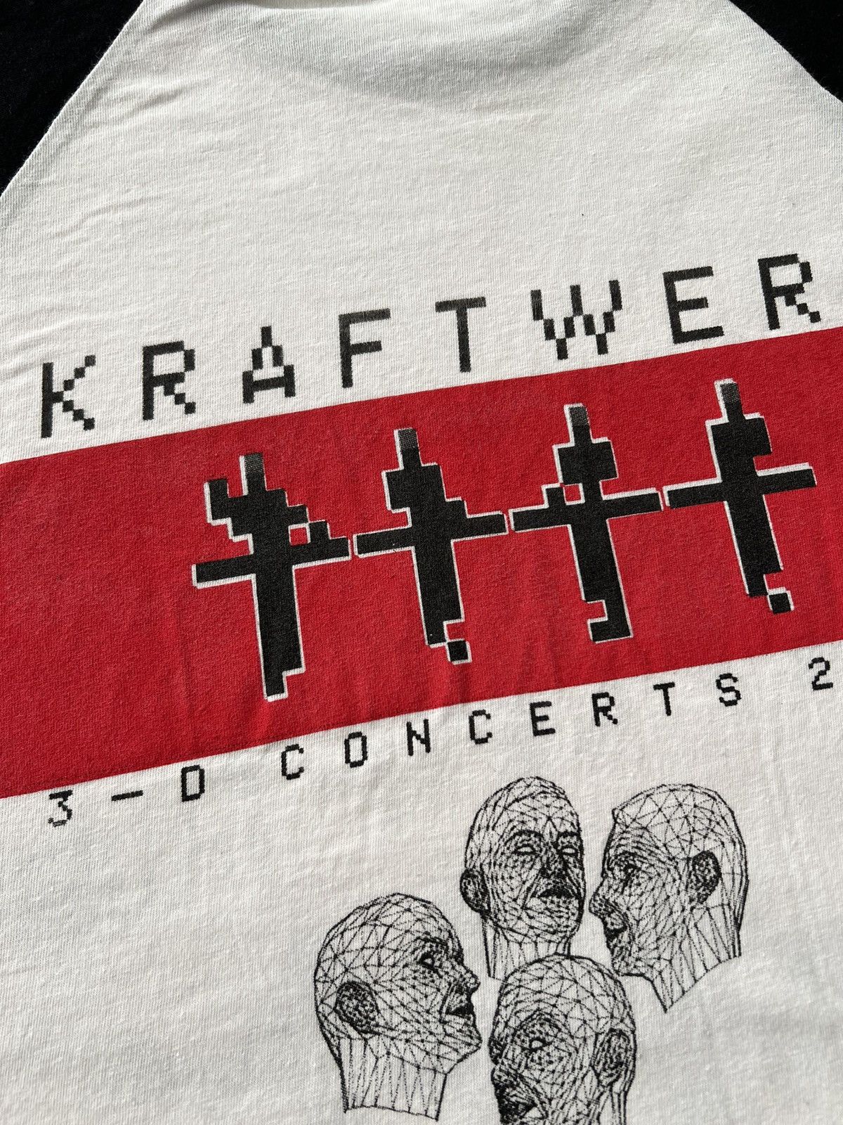 Band Tees Vintage 2017 Kraftwerk Techno Electronic Band White T-shirt Size US L / EU 52-54 / 3 - 12 Thumbnail