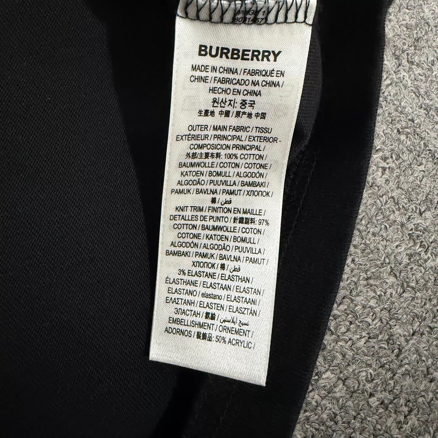 Burberry Burberry Black Flocked TB Logo Short Sleeve Tee XL 99 New Size US XL / EU 56 / 4 - 4 Thumbnail