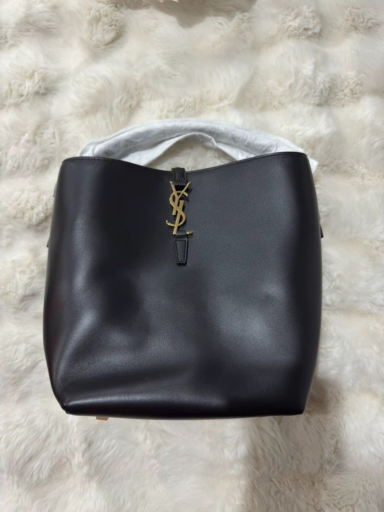 Yves Saint Laurent YSL Le37 Large Black Leather Hobo Bag - dmc Size ONE SIZE - 1 Thumbnail