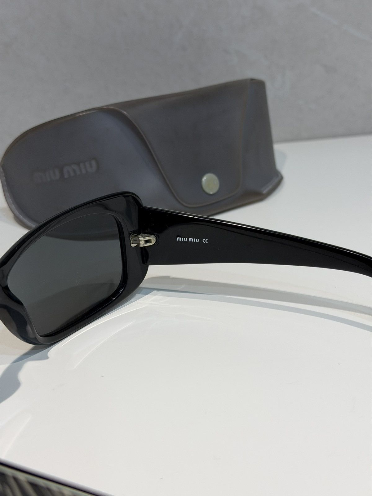 Miu Miu MIU MIU Zebra Square Logo Sunglasses SMU16F prada runway Size ONE SIZE - 11 Thumbnail