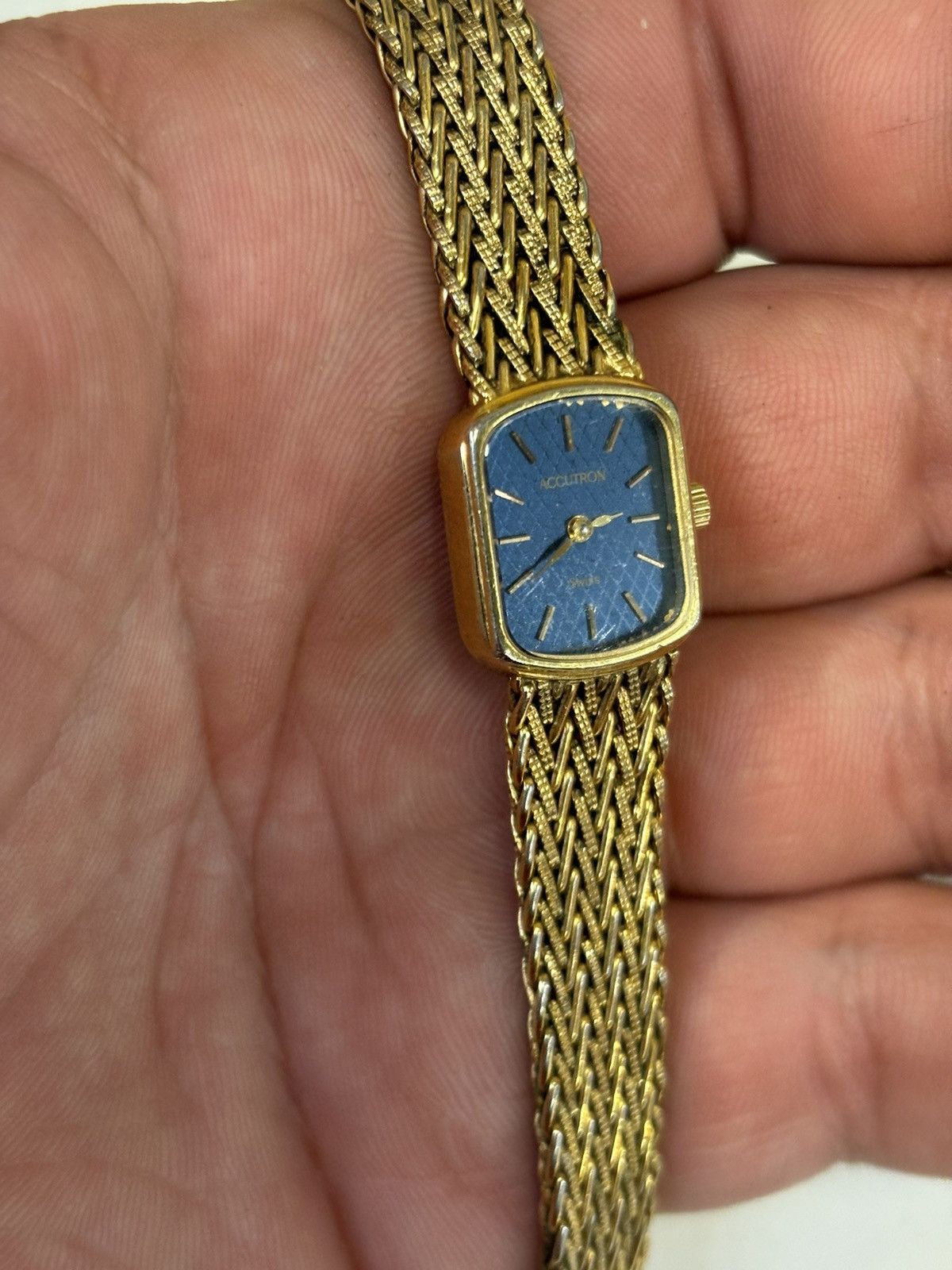 Bulova Vintage Accutron P2 Gold Tone Women’s Watch! New Battery. Size ONE SIZE - 4 Thumbnail