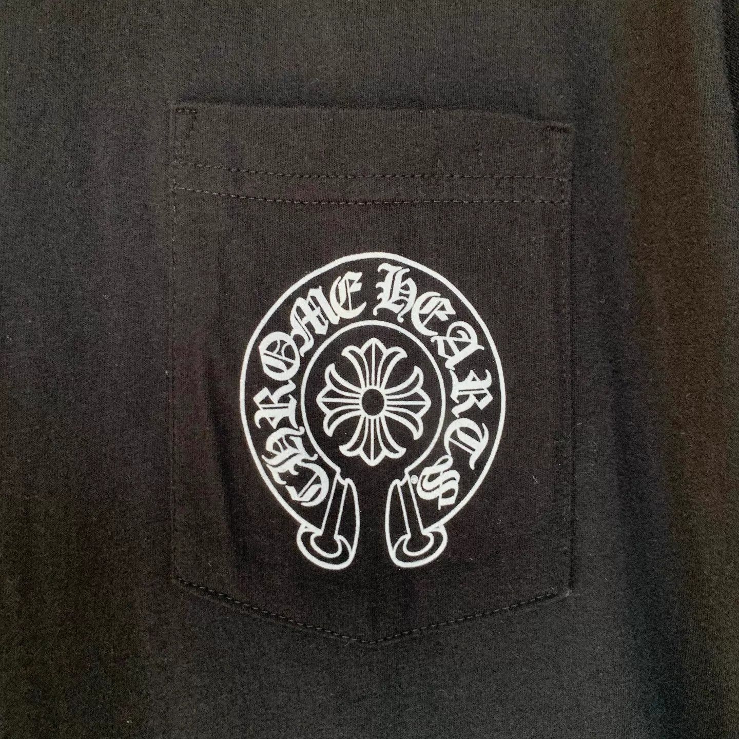 Chrome Hearts Chrome Hearts Black Horseshoe Logo Pocket Short Sleeve T Size US L / EU 52-54 / 3 - 5 Thumbnail