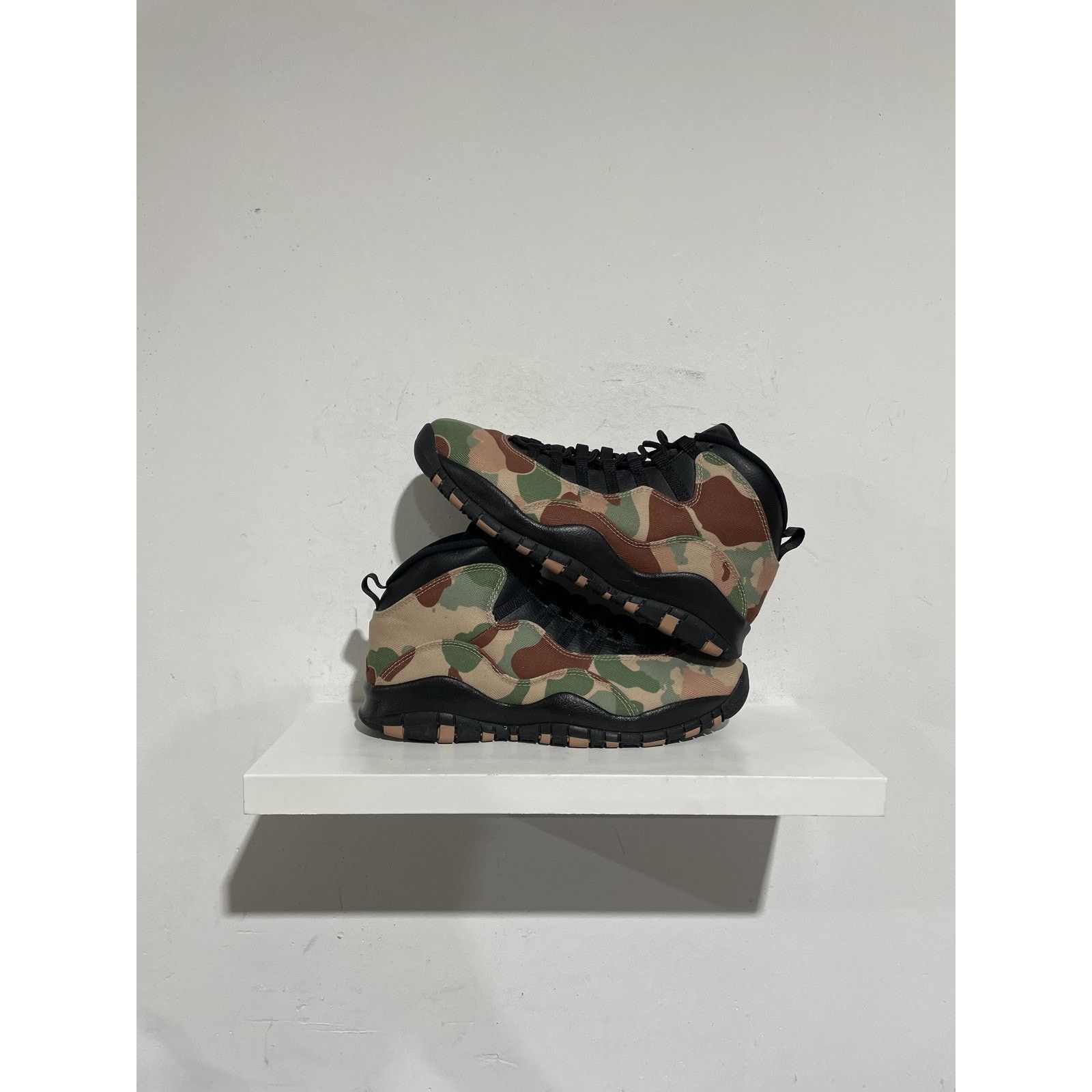 Jordan Brand NIKE JORDAN 10 DUCK CAMO SIZE 9 PREOWNED Size US 9 / EU 42 - 1 Thumbnail