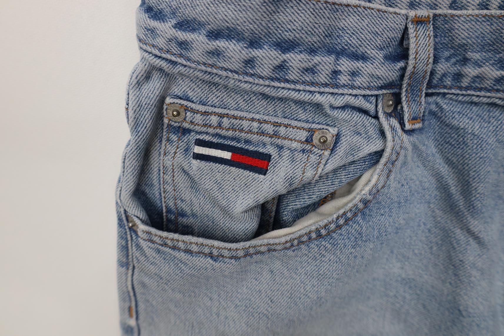 Tommy Hilfiger Vintage 90s Tommy Hilfiger Spell Out Baggy Denim Jean Shorts Size US 34 / EU 50 - 9 Thumbnail