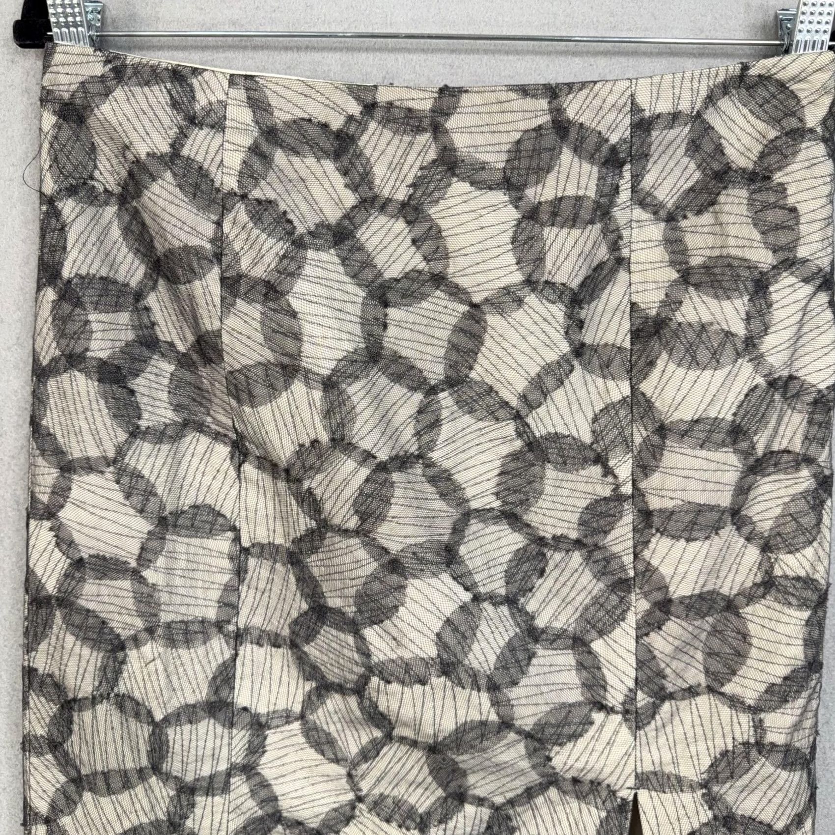 J.Crew J.Crew Skirt Womens 8 White Geometric Lace Pencil Lined Slit Workwear Office Size 30" / US 8 / IT 44 - 2 Thumbnail