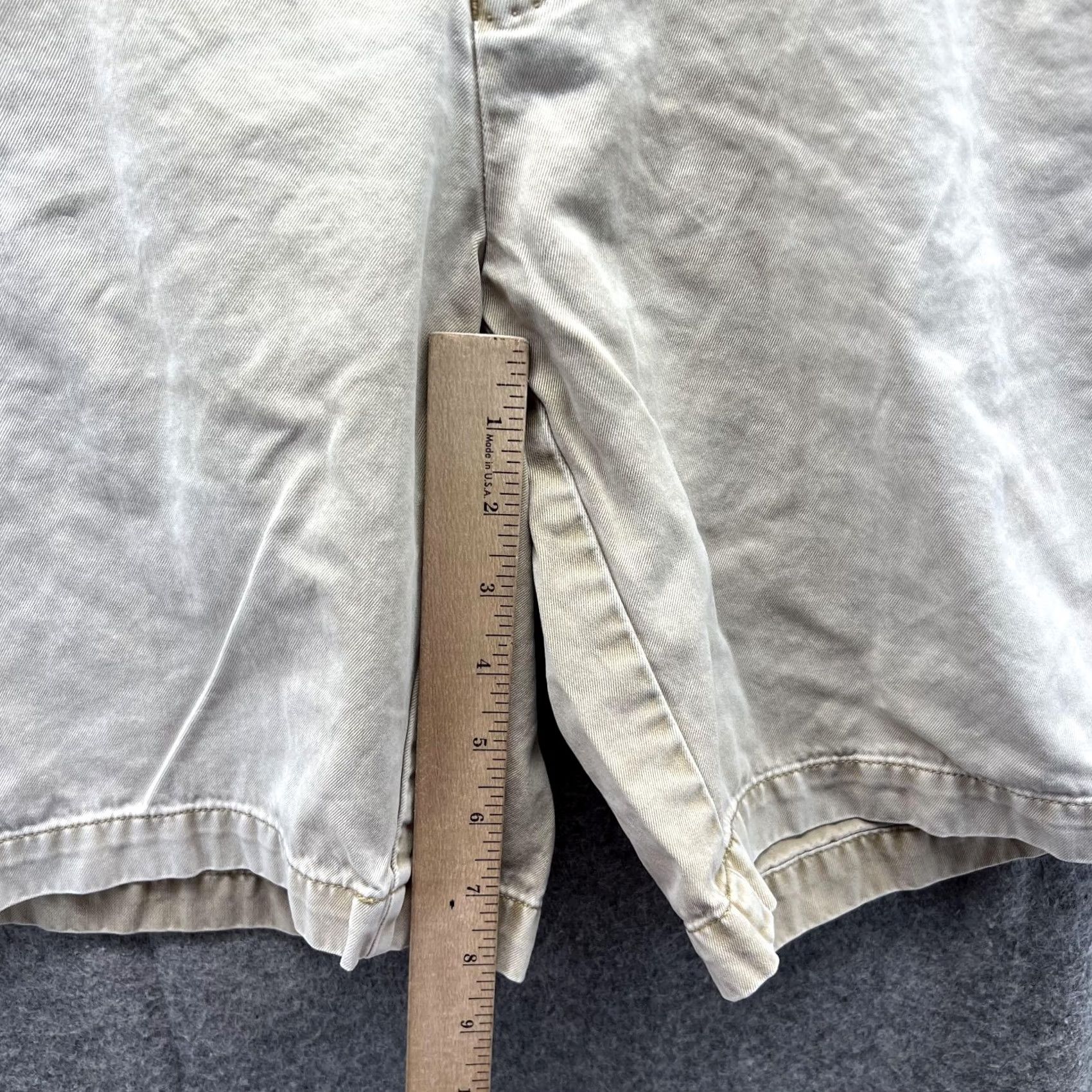 Peter Millar Peter Millar Shorts Men 36 Khaki Chino Flat Front Tan Beige Casual Two Tone Khaki Beige Chino Flat Front 36 Mens shorts Regular Summer 36 Men Size US 36 / EU 52 - 6 Thumbnail