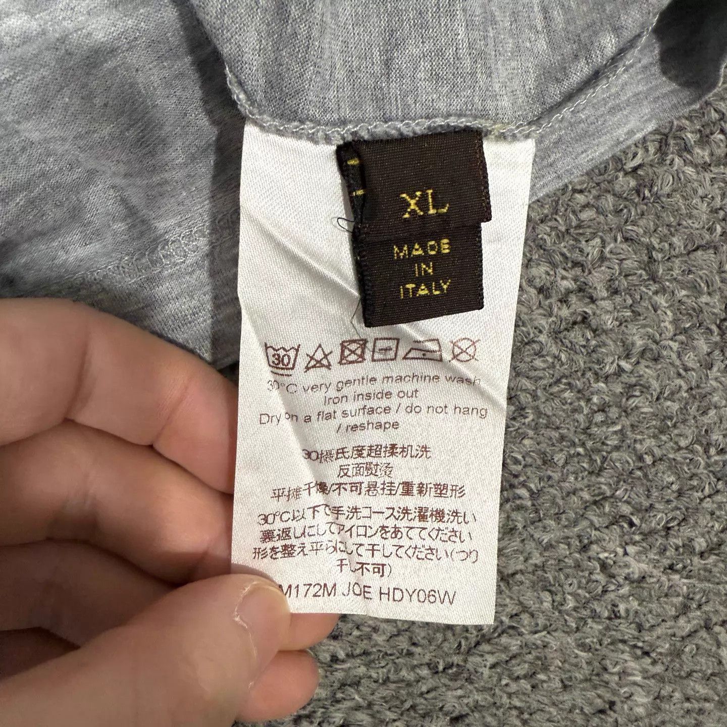 Louis Vuitton LV gray armband medal short sleeve tee XL 95 new Size XL / US 12-14 / IT 48-50 - 4 Thumbnail