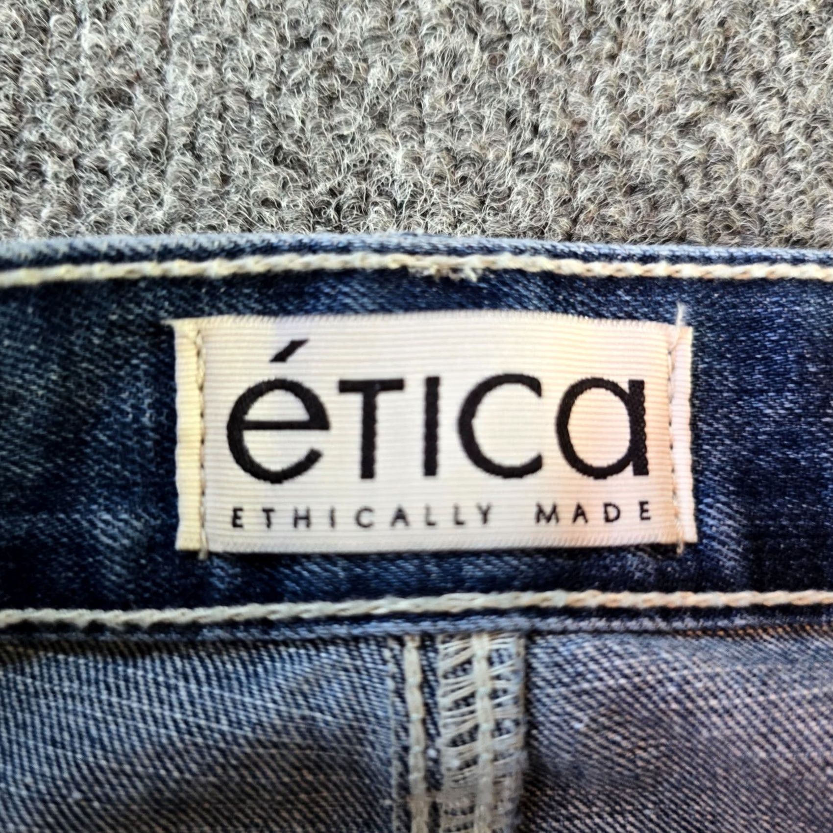 Vintage Etica Jeans Womens Size 29 Blue Barrel Leg Baggy Relaxed Ethically Made Casual Denim Pocket 5-Pocket Design Wide-Leg Inseam 27in Cotton Blend Shirt? Size 29" - 4 Thumbnail