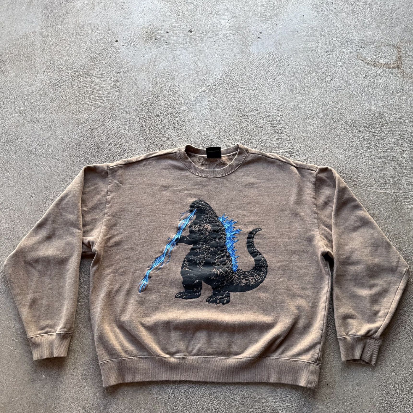 Teddy Fresh VINTAGE Teddy Fresh Sweatshirt Mens Large Godzilla Graphic Crew Neck Brown Cotton Fleece Movie Collab Size US L / EU 52-54 / 3 - 2 Thumbnail