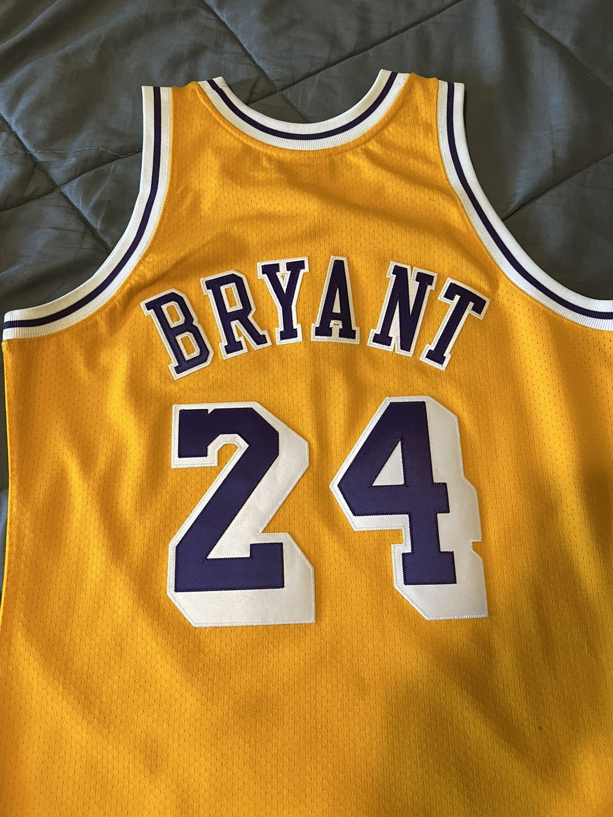 Mitchell & Ness × NBA Kobe Bryant authentic Mitchell and ness jersey Size US M / EU 48-50 / 2 - 4 Thumbnail
