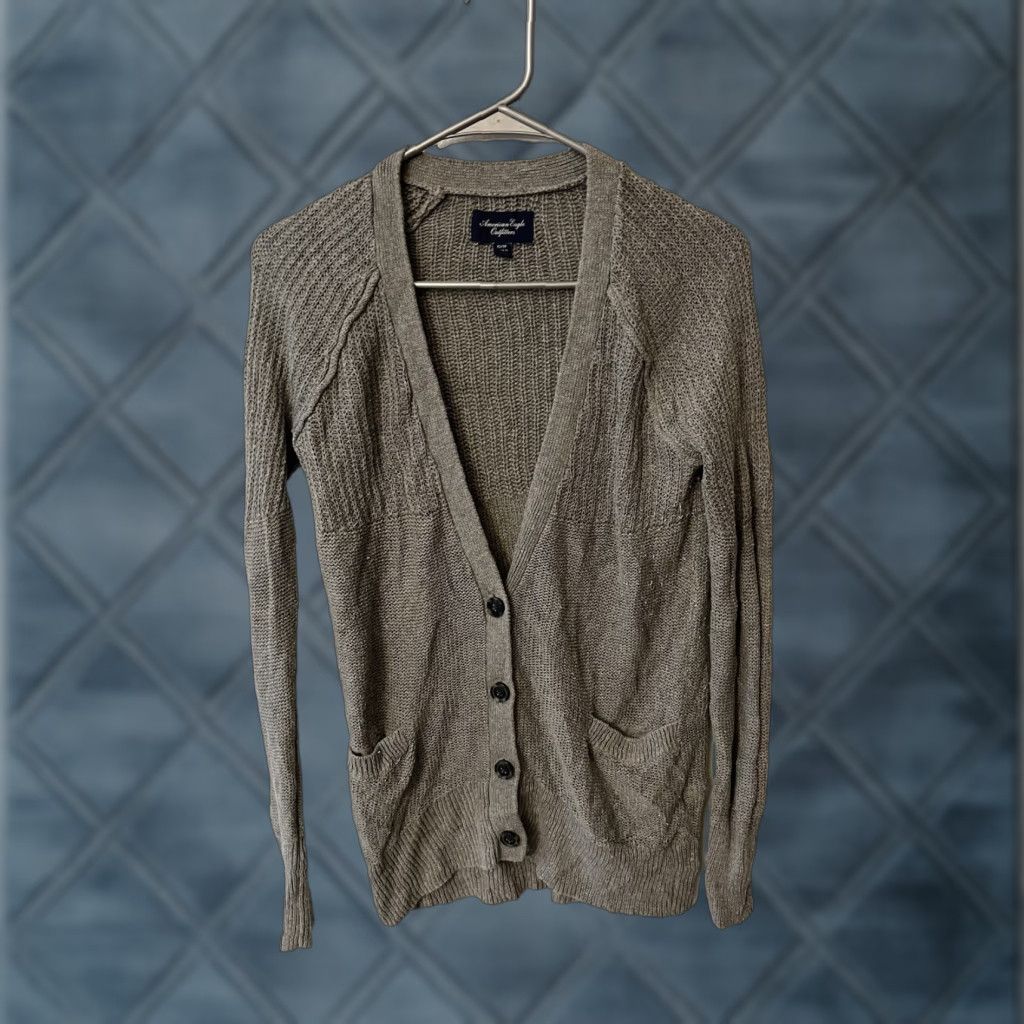 American Eagle Outfitters American Eagle Dark Gray Button Knit Sweater Cardigan XS Woman Open-Knit Button Accents Knit Style, Button, Gray, XS, Cardigan, Sweater (Women) Size XS / US 0-2 / IT 36-38 - 1 Thumbnail