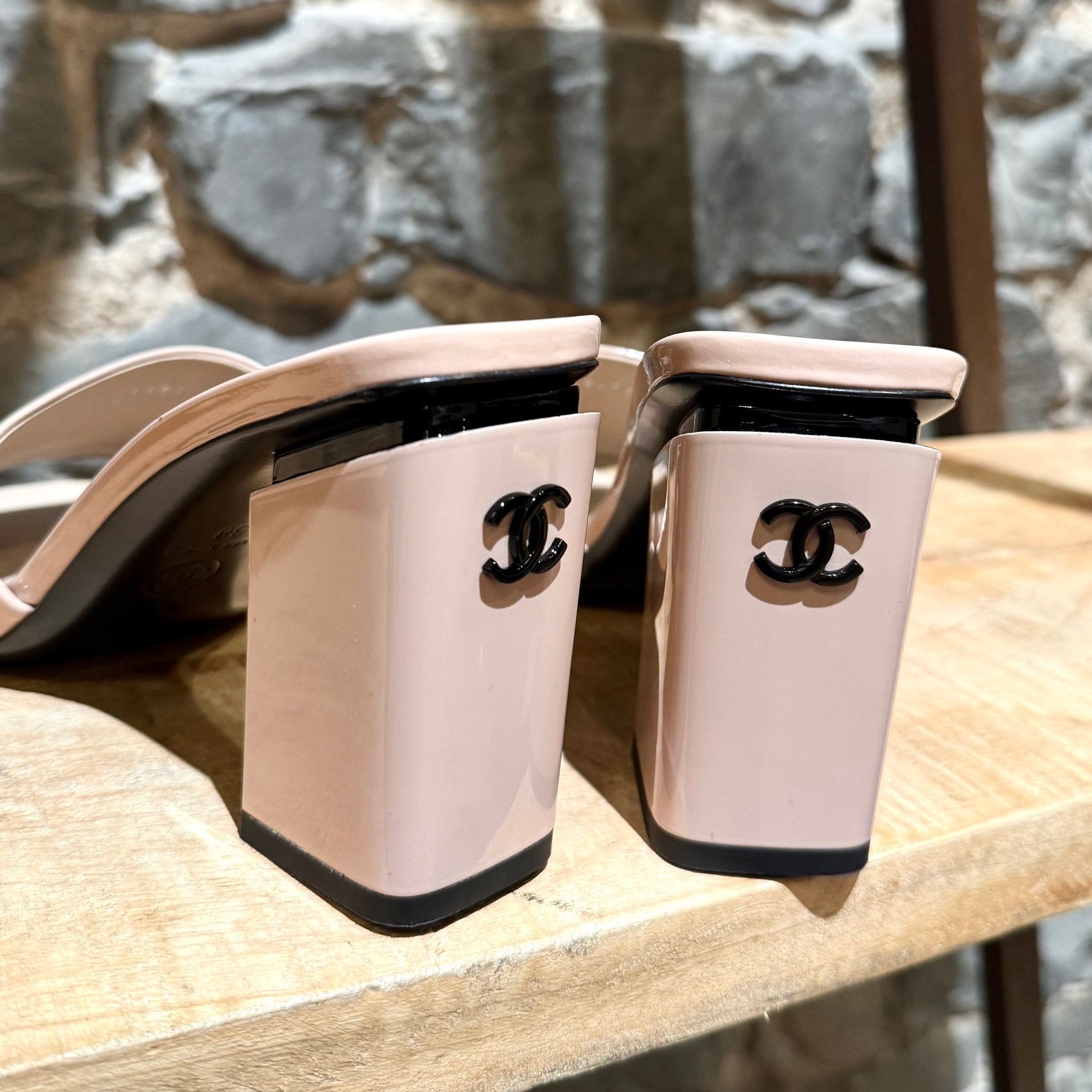 Chanel Chanel 2022 Nude patent Leather CC Heeled Mules Size US 8 / IT 38 - 6 Thumbnail