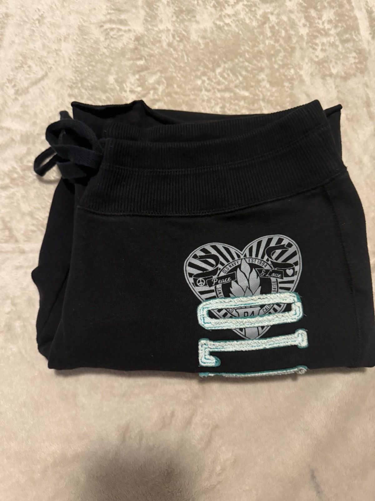 Old Navy Old Navy Embroidered Sweatpants – Black Joggers – Y2K Style Size 27" / US 4 / IT 40 - 3 Thumbnail