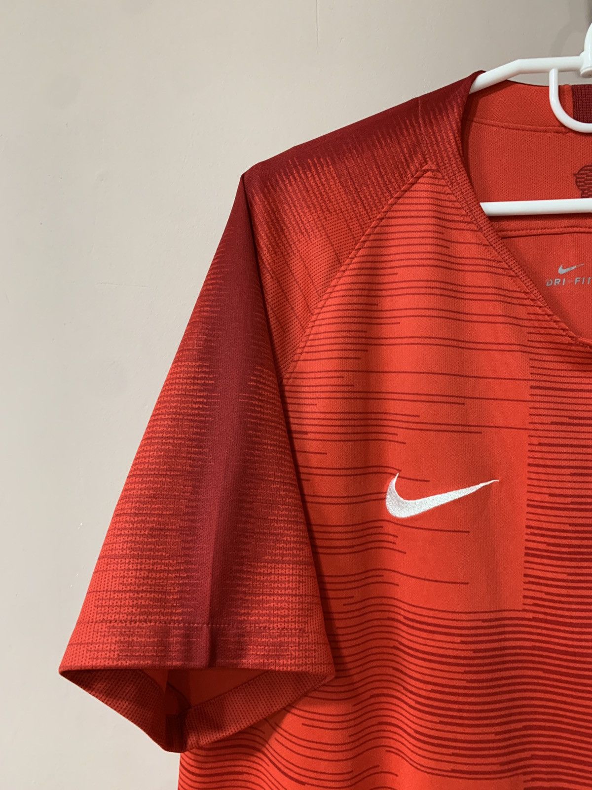 Nike England 2018 Away Football Shirt Nike Soccer Jersey Size XL Size US XL / EU 56 / 4 - 4 Thumbnail