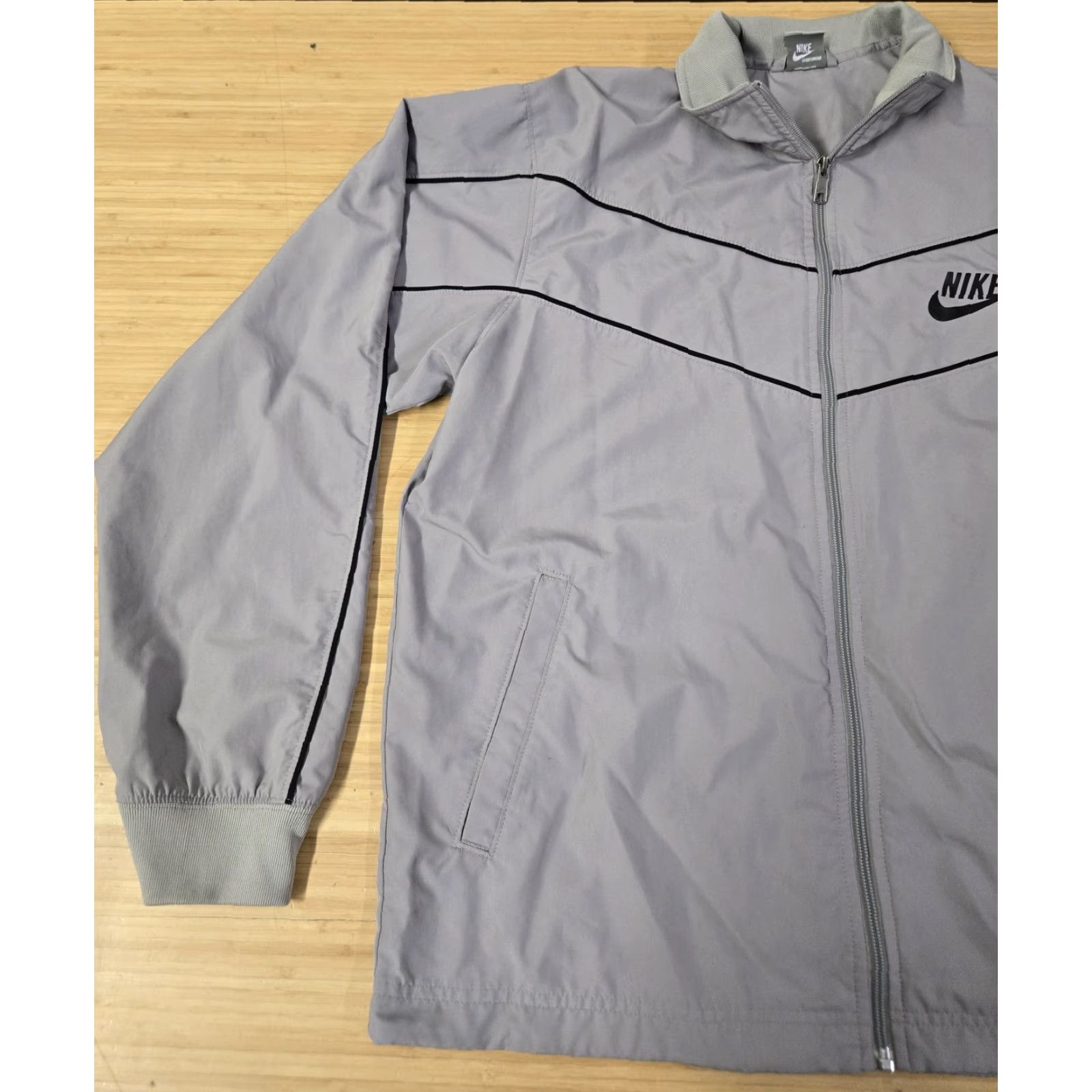 Nike Nike Jacket Mens Large Gray Black Full Zip Windbreaker Sportswear Thailand Size US L / EU 52-54 / 3 - 3 Thumbnail