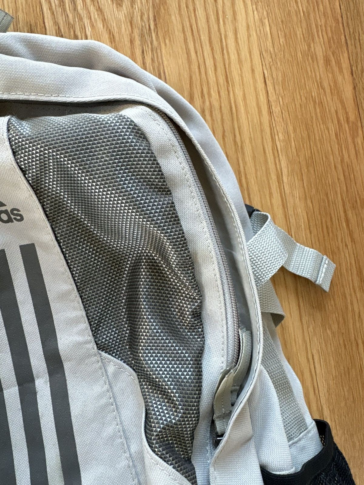 Adidas Adidas Vintage Y2K Backpack Logo Bag Retro 2000s READ Size ONE SIZE - 8 Thumbnail