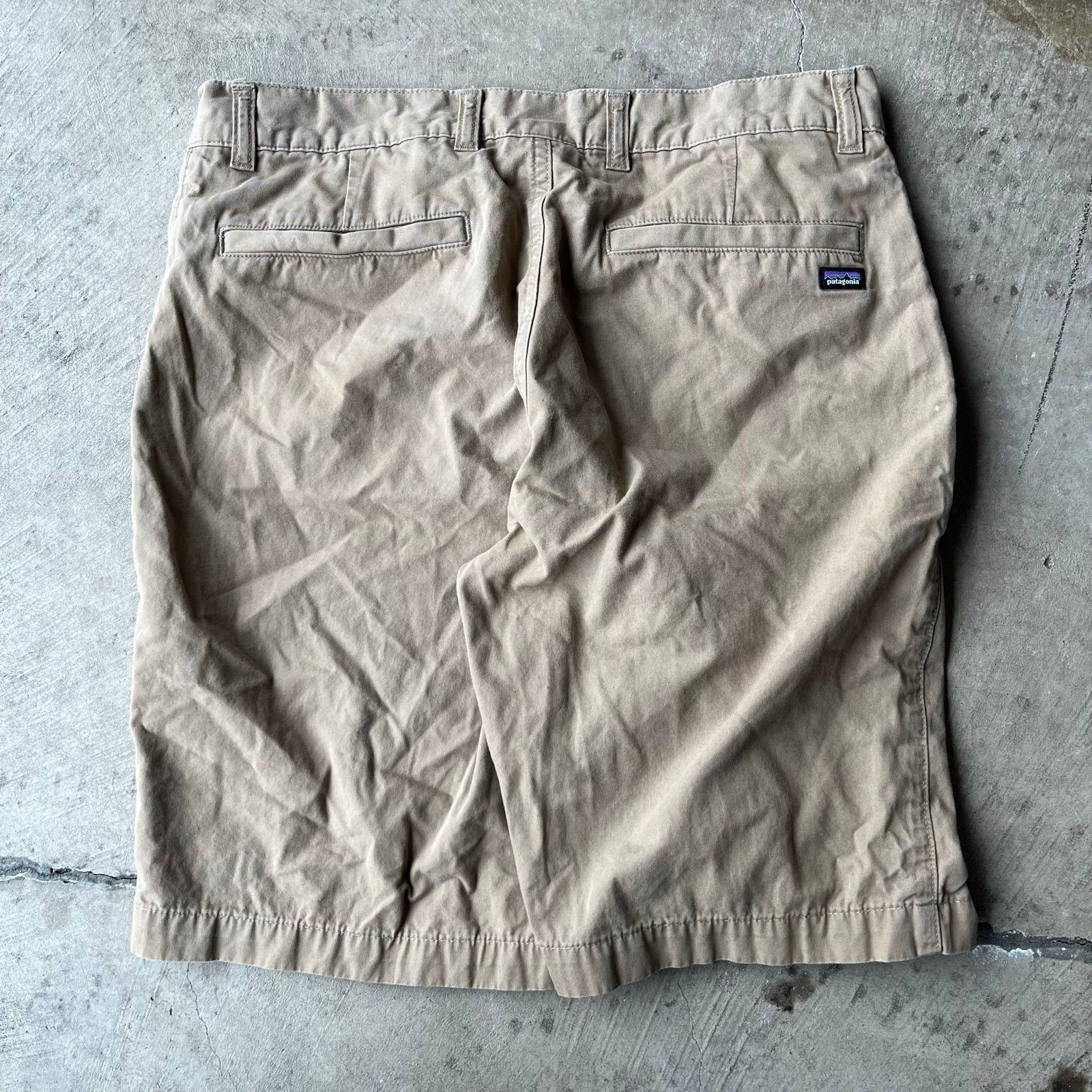 Vintage PATAGONIA KHAKI BEIGE SHORTS 34 CHINO ORGANIC Size US 34 / EU 50 - 1 Thumbnail