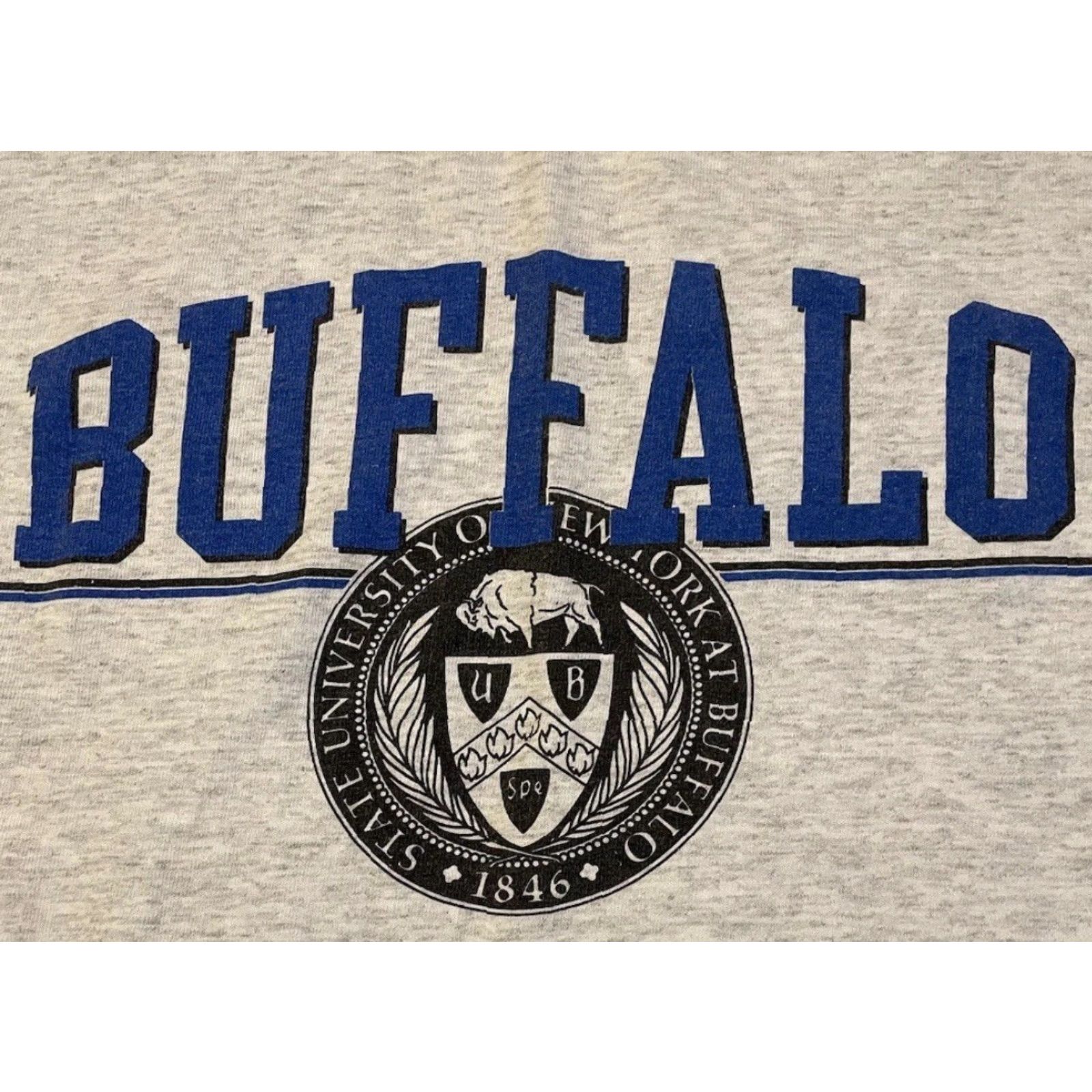 Vintage VINTAGE 90s University Buffalo Cropped Shirt Boxy College Crop T-Shirt Gray Womens/Females Size ONE SIZE - 2 Thumbnail